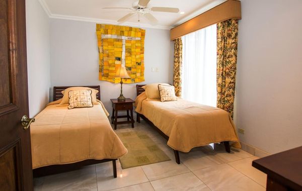 Recently Renovated Luxury Condo with Resort-Style Beach Club Access and Ocean Views - Hoteles con traslado en Playa Conchal, Guanacaste