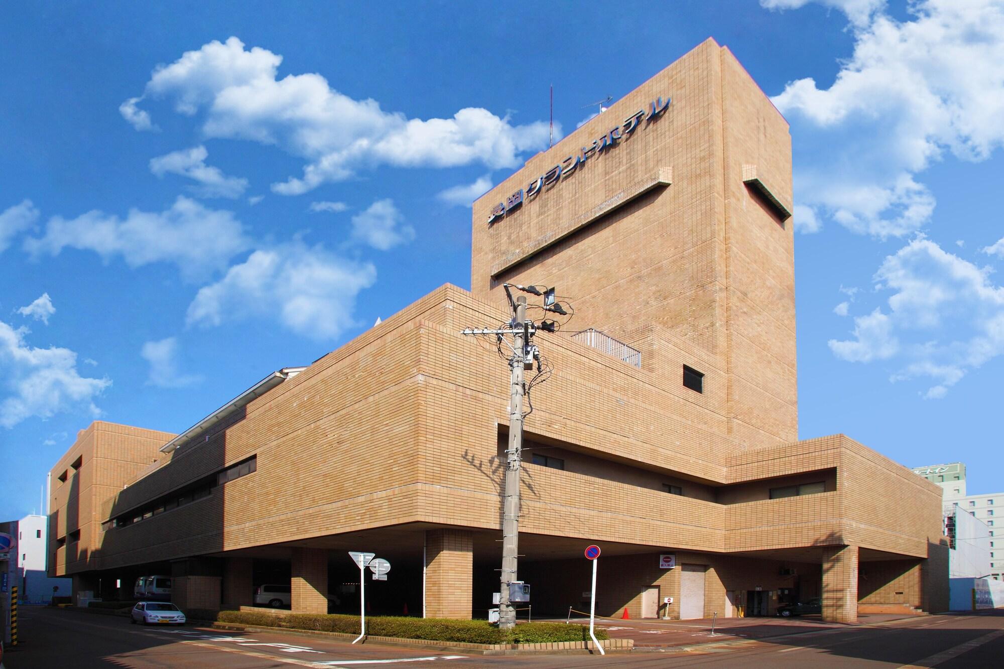 Vista Exterior Nagaoka Grand Hotel
