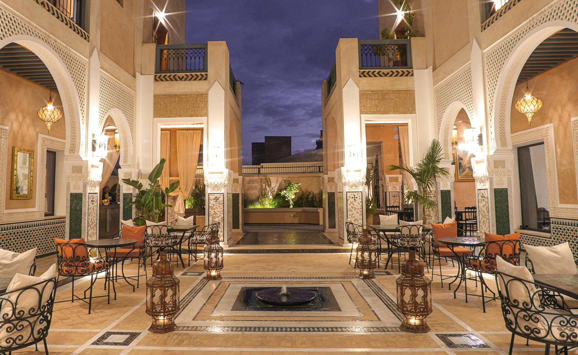 Vista Lobby DAR LYS