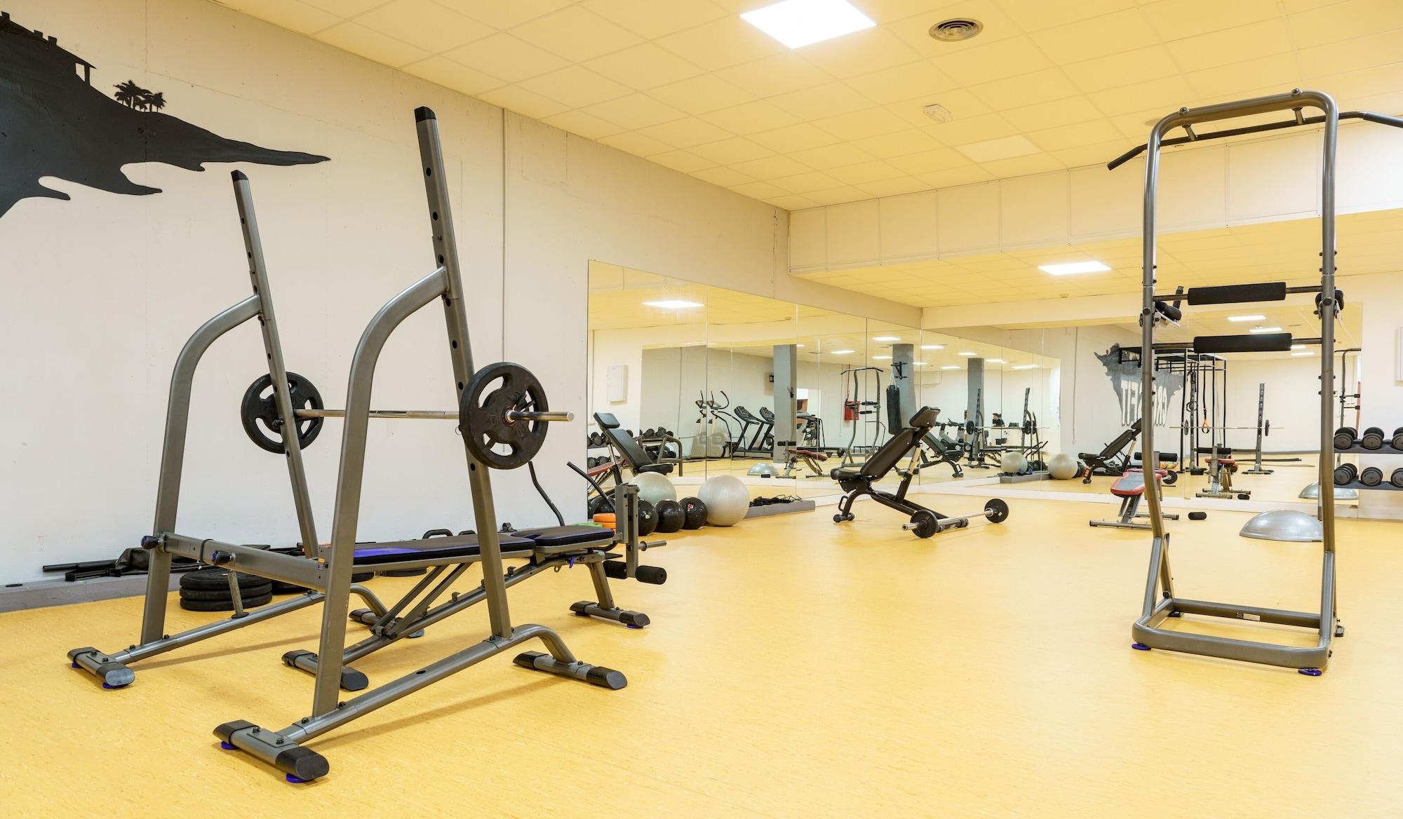 Gimnasio Aparthotel ILUNION Sancti Petri