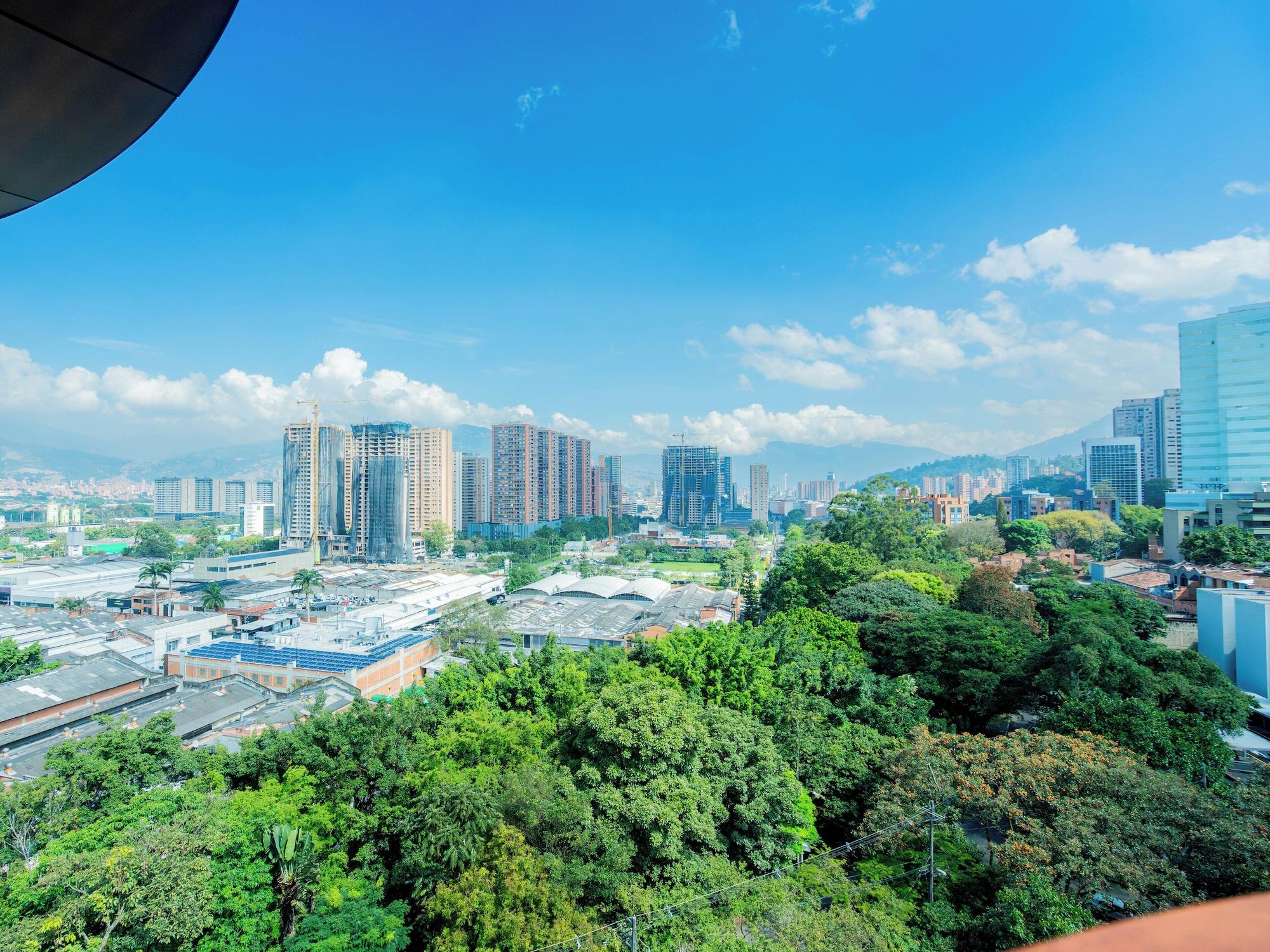 Varios Heiss Hotel By Jalo