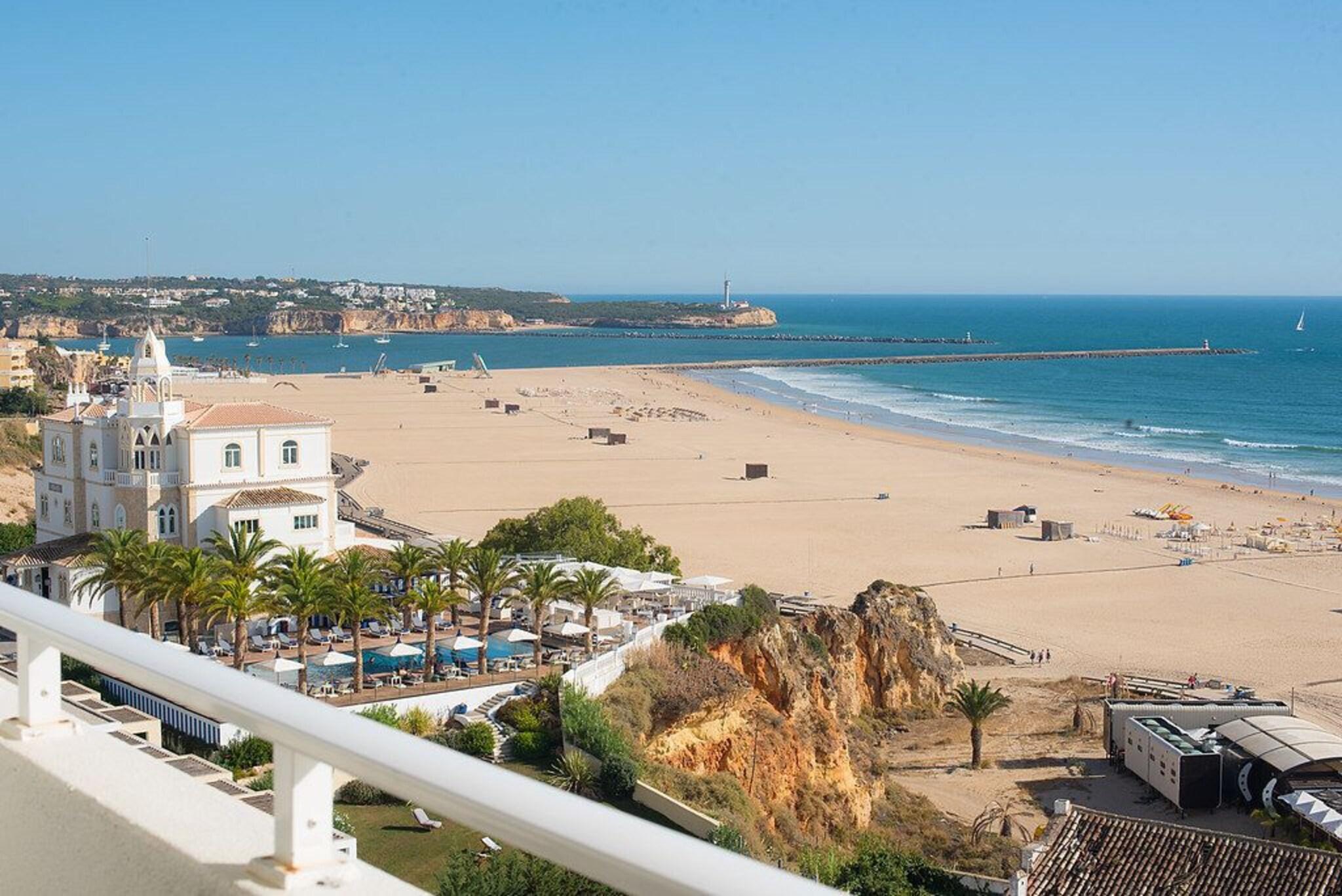 Vista Exterior Avenida Praia 