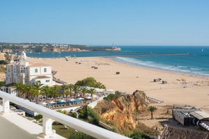 Alojamiento - Avenida Praia 