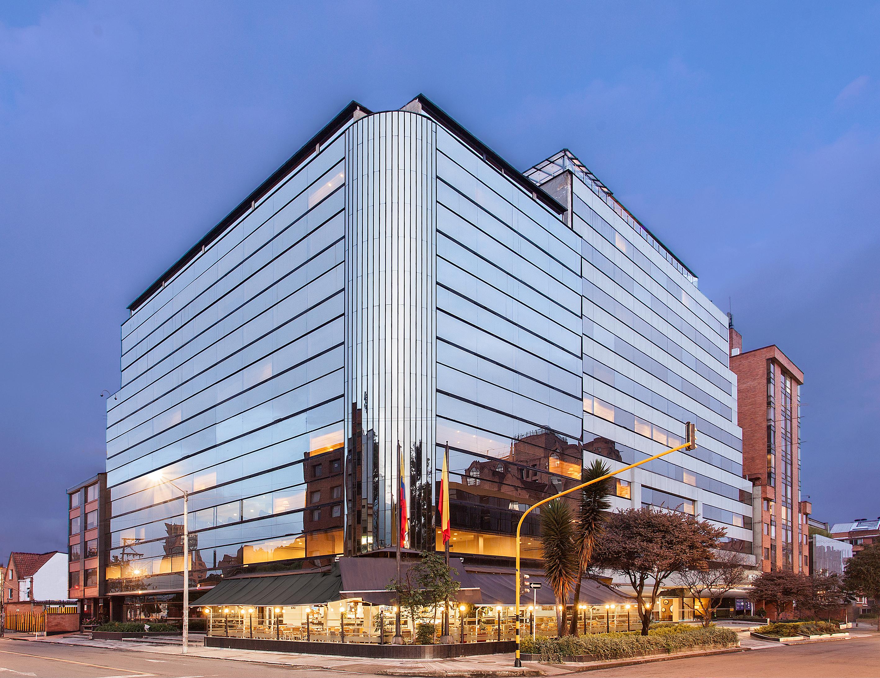 Vista Exterior Radisson Bogota Metrotel