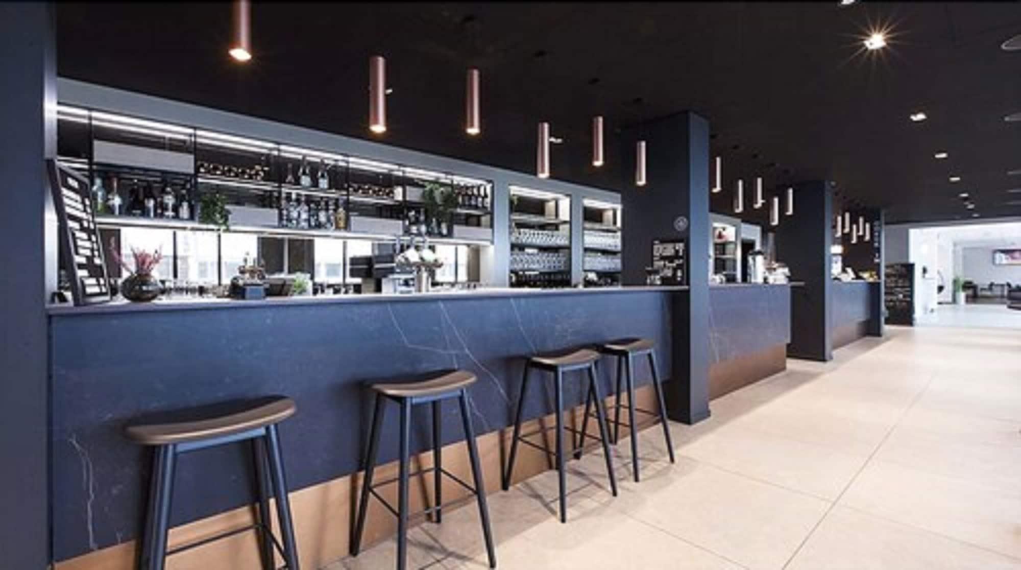 Bar/Salón Comfort Hotel Victoria Floro, Markegata 43, 6900, Norway