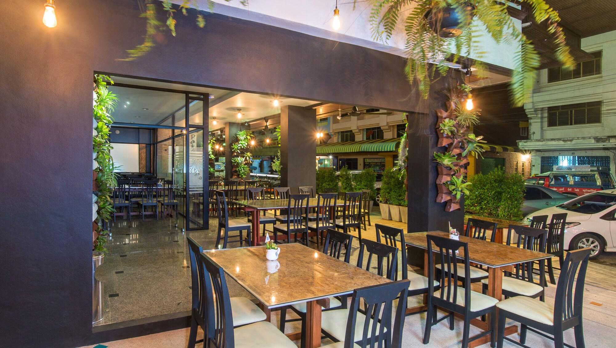 Restaurant Amity Poshtel - Hostel