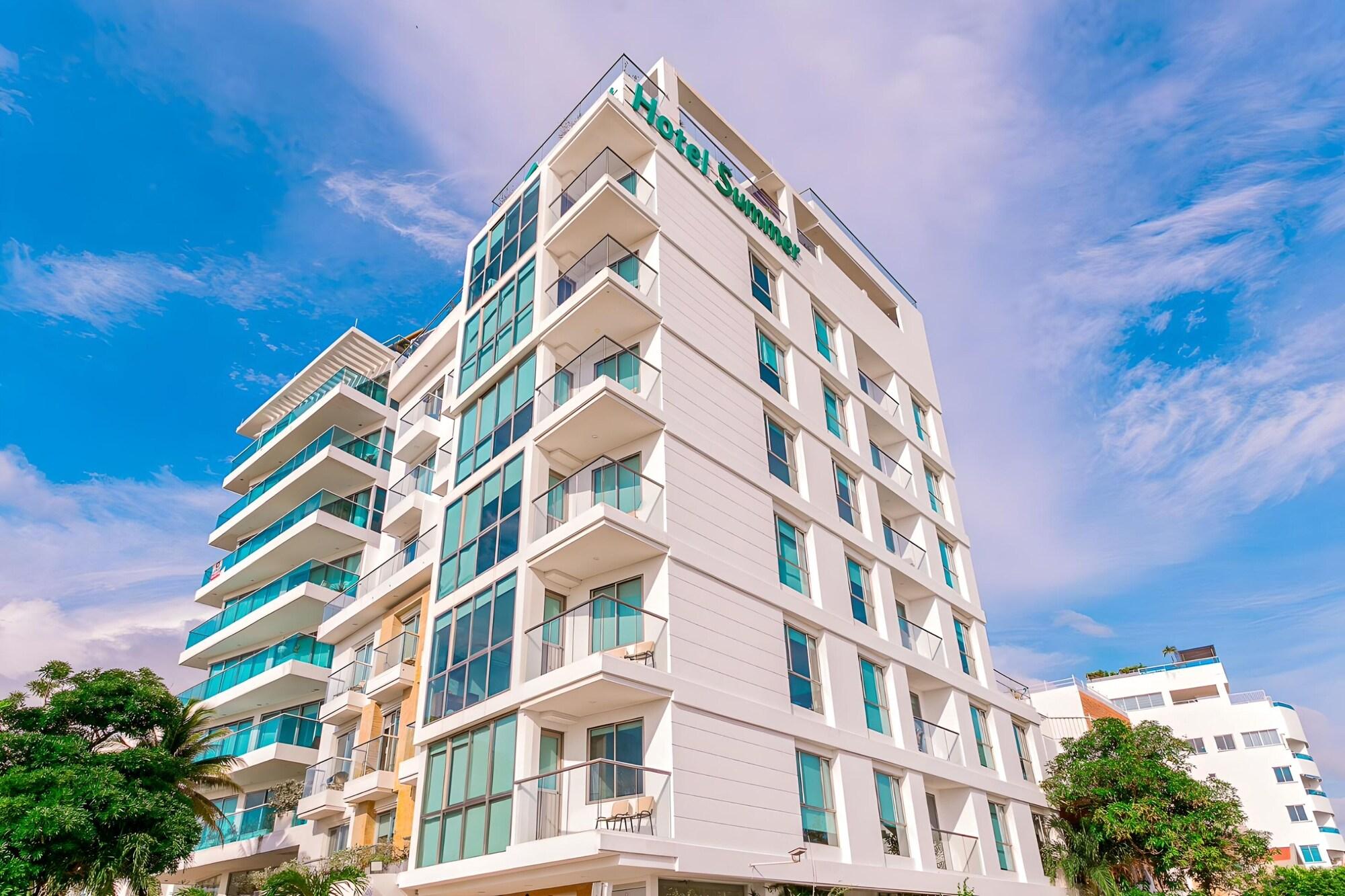Vista Exterior Hotel Summer Frente Al Mar