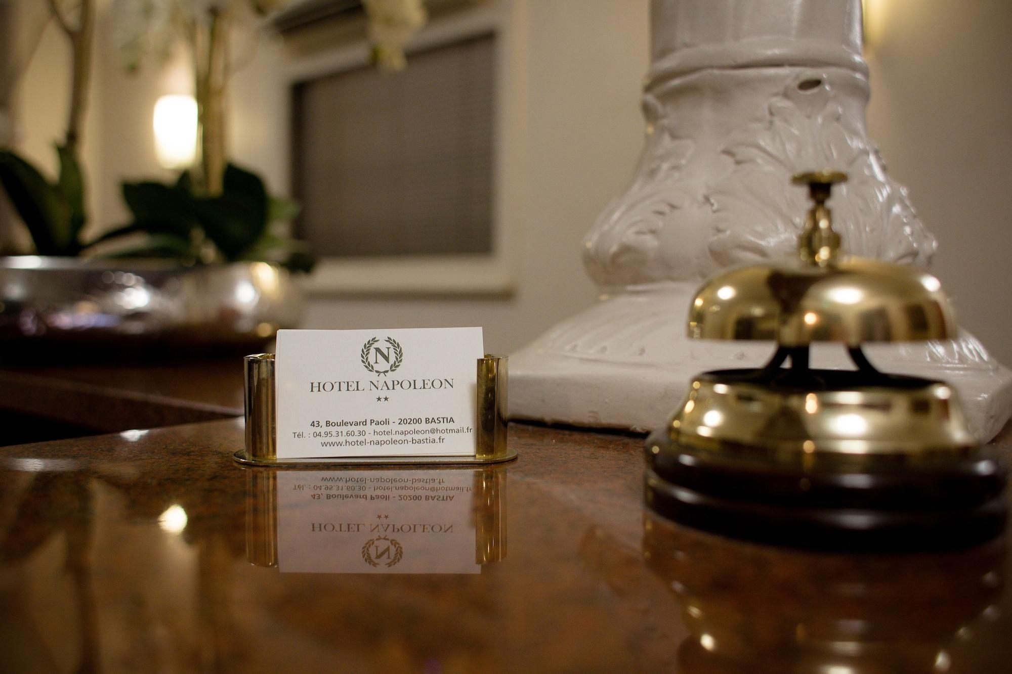 Vista Lobby Hotel Napoléon