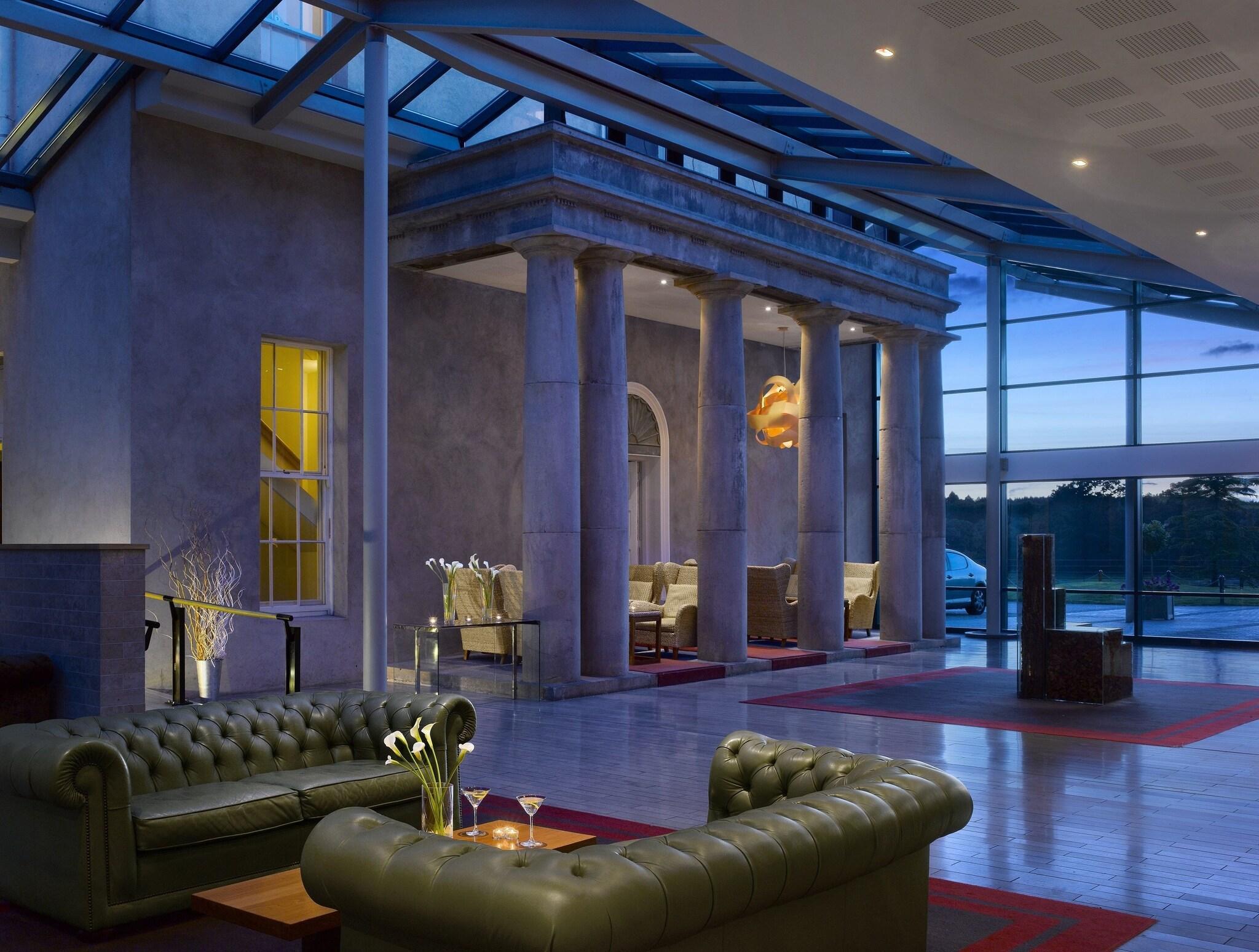 Vista Lobby Farnham Estate Hotel