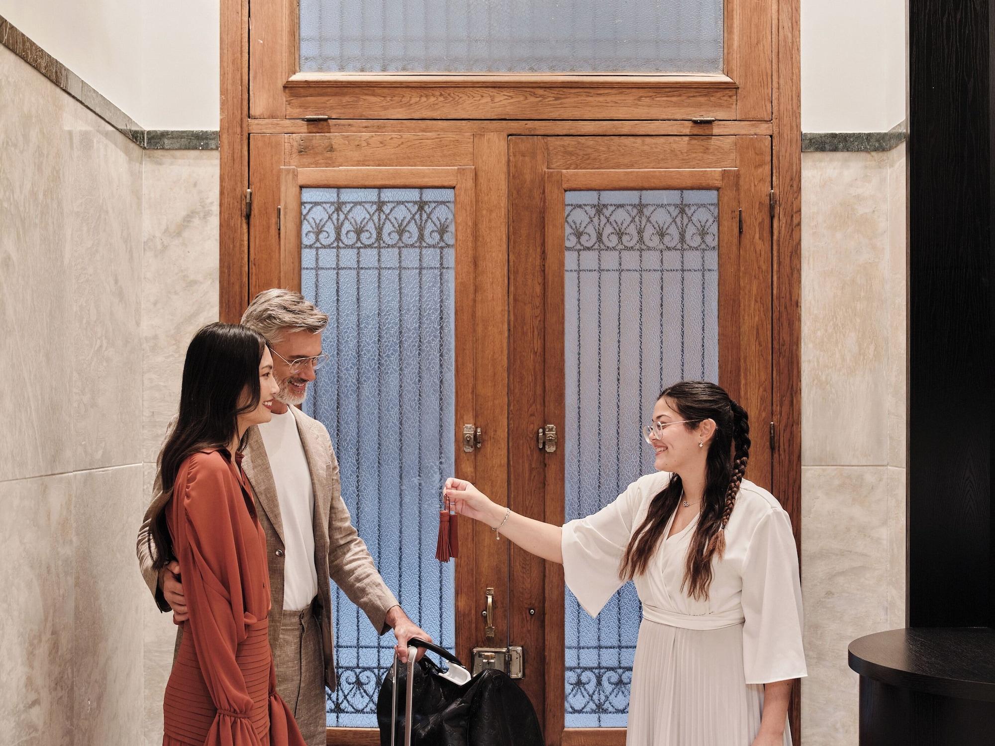 Vista Lobby Athens Capital Suites-Mgallery Collection