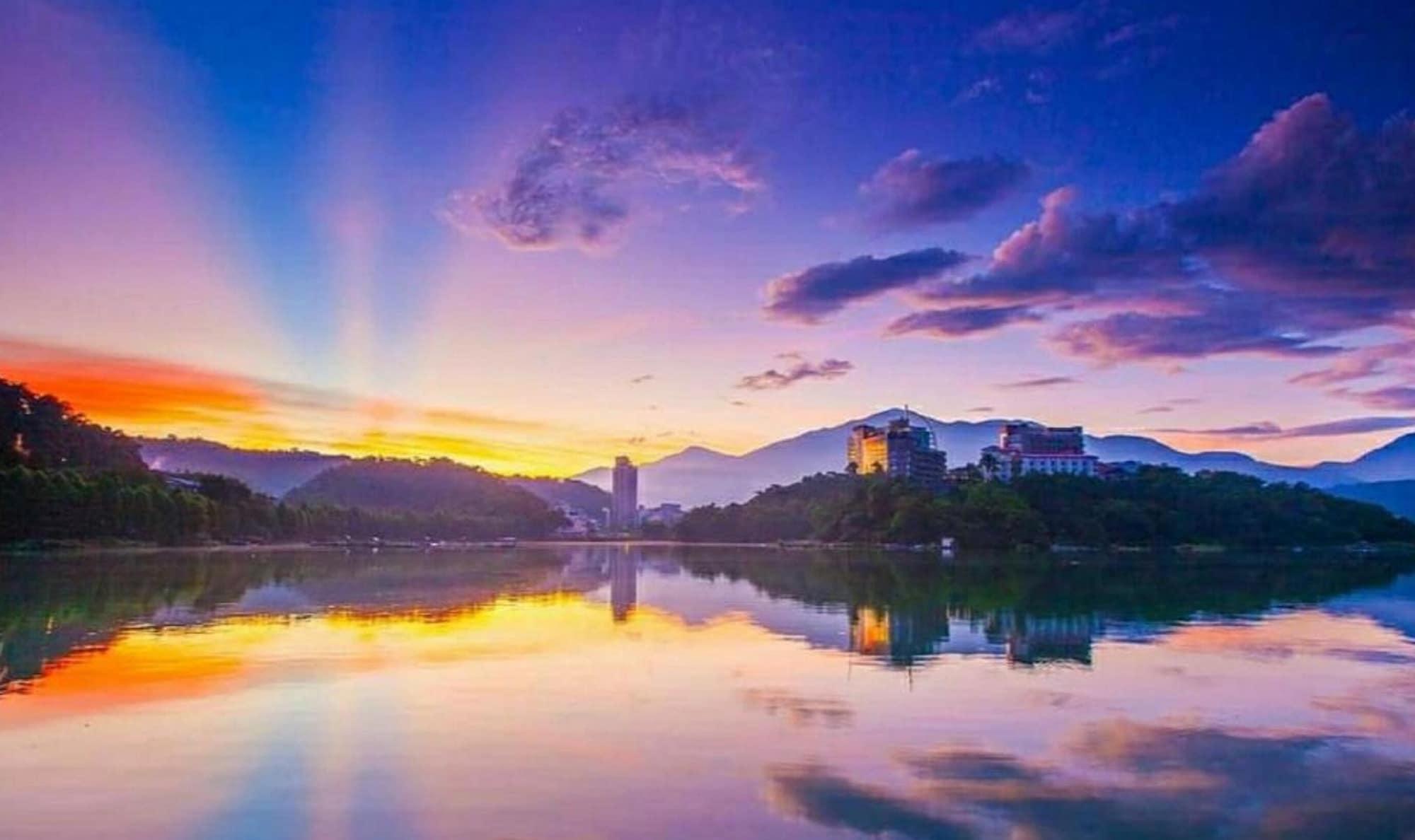 Varios Bishui Shanju Lakeside B&B