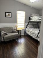 Alquiler Vacacional - House, close to Disneyland, and beaches.
1.5 miles to John Wayne airport.