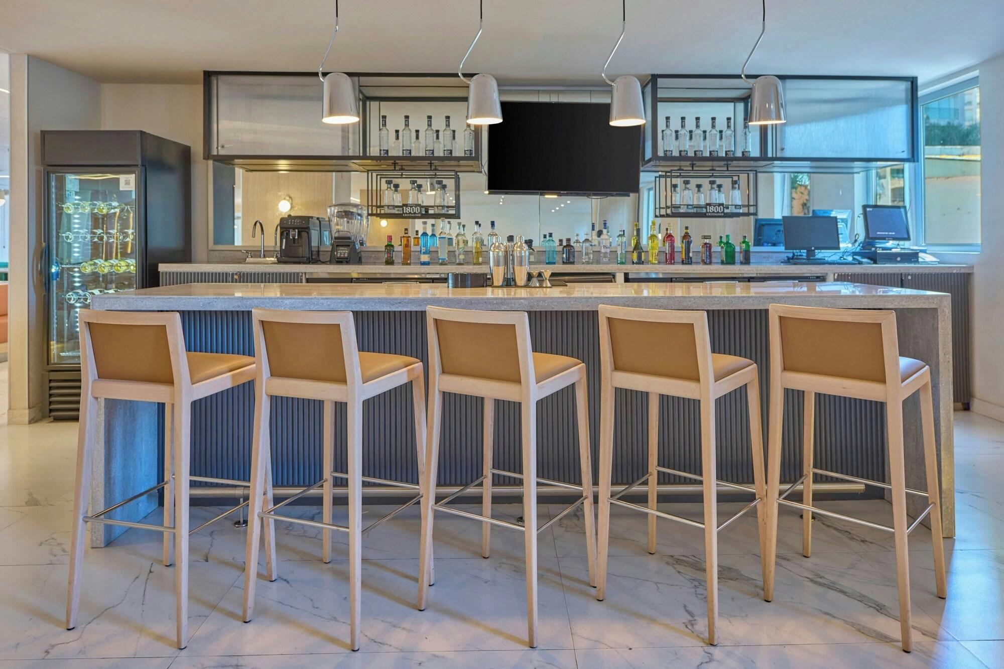 Vista Lobby City Express Plus by Marriott Guadalajara Providencia