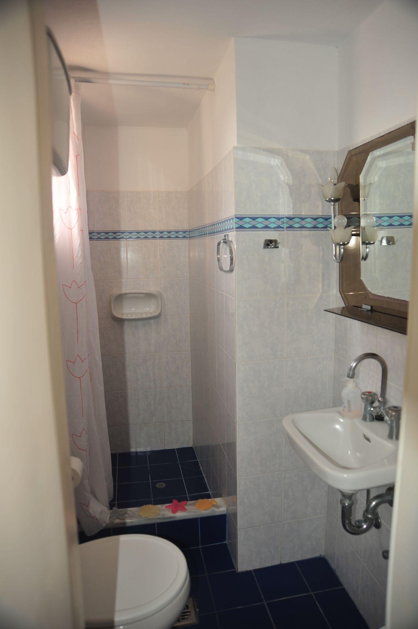 Equipamiento de Habitación Nefeli Villa
