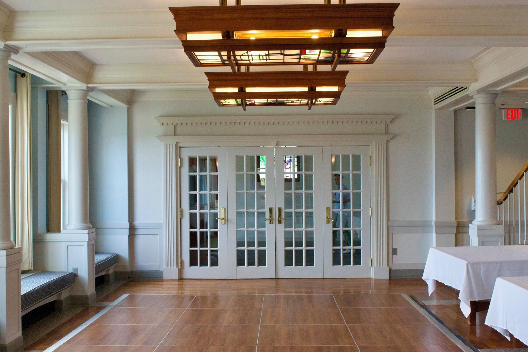 Vista Lobby The McKernan Inn