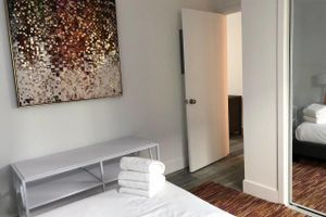 Renta temporal - Brand NEW Luxury Spacious 3bdr Townhome Close to 3rd St