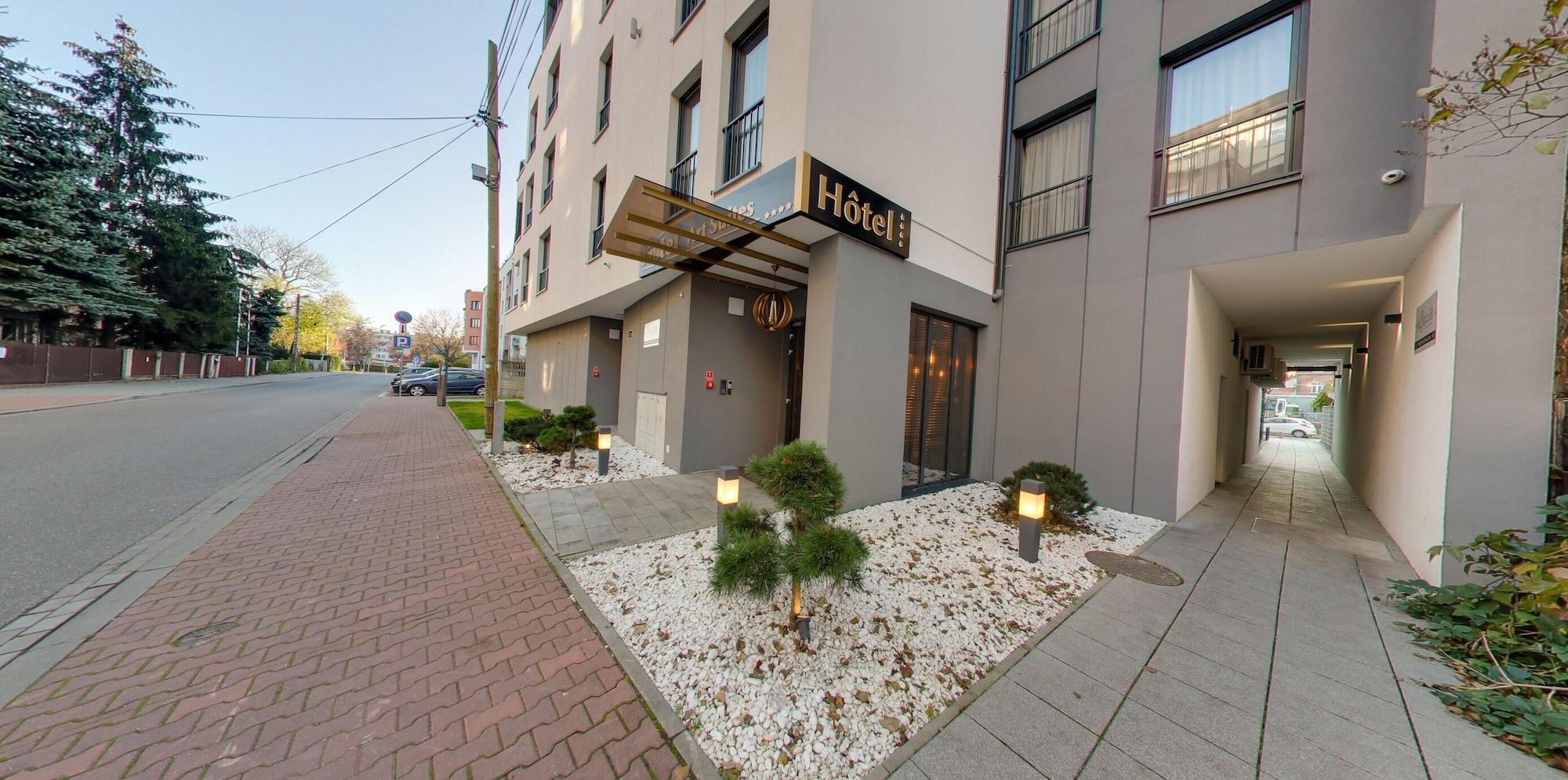 Vista Exterior Art Suites Hotel