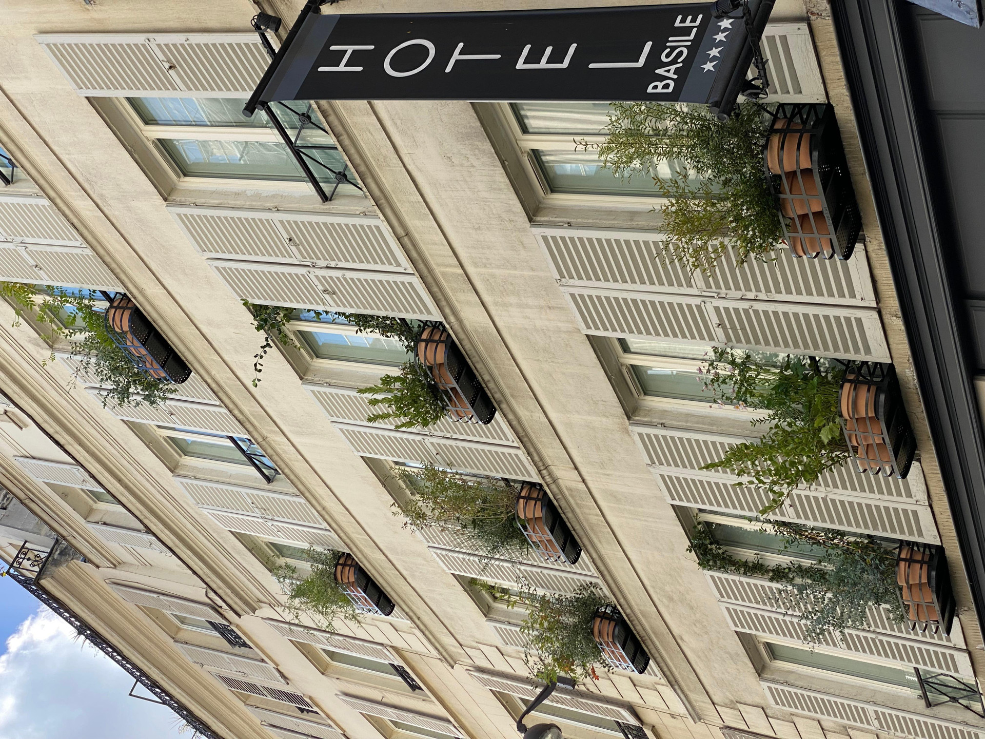 Vista Exterior Le Basile Hôtel