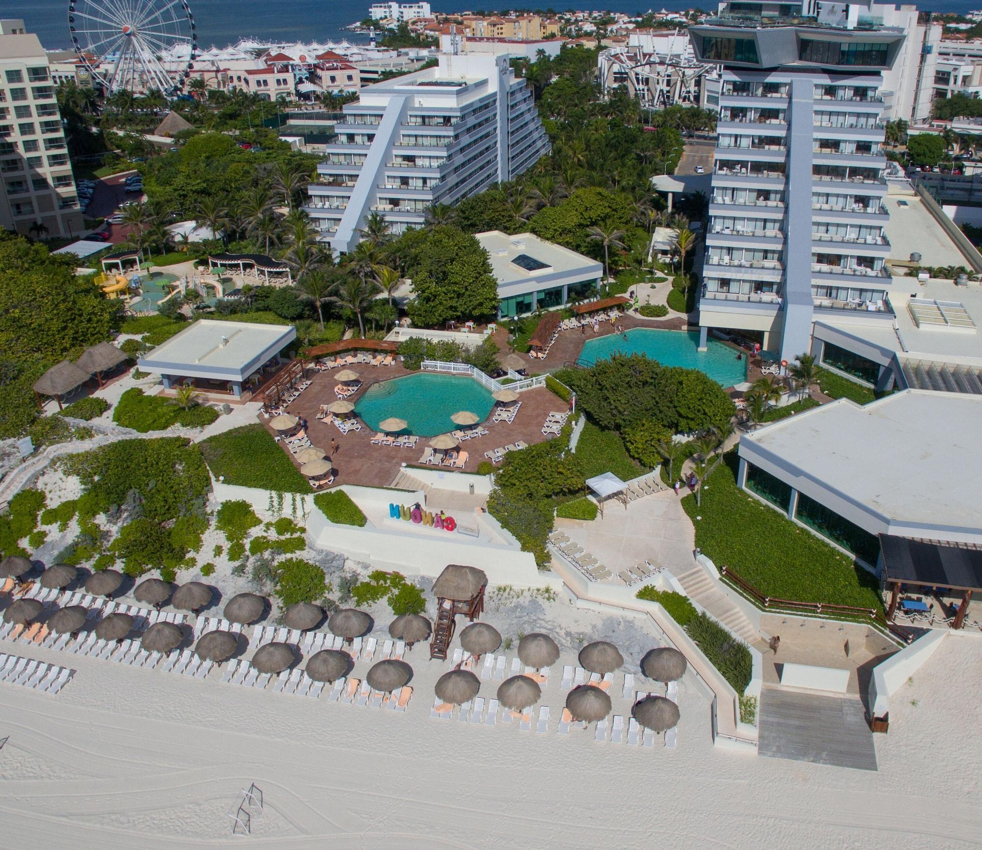 Vista Exterior Condo 2 Bdr 5pax En Resort