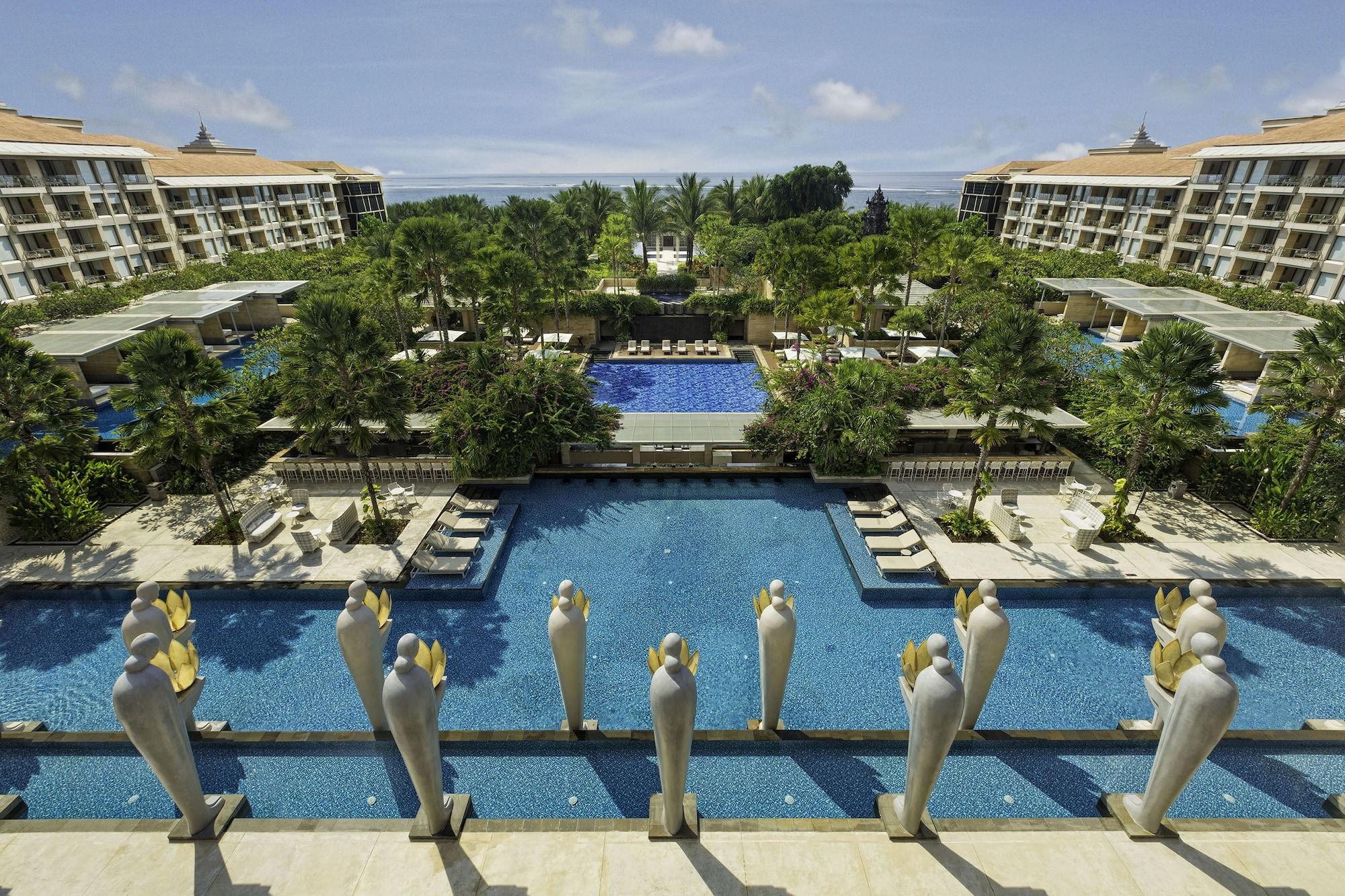 Vista Exterior Mulia Resort