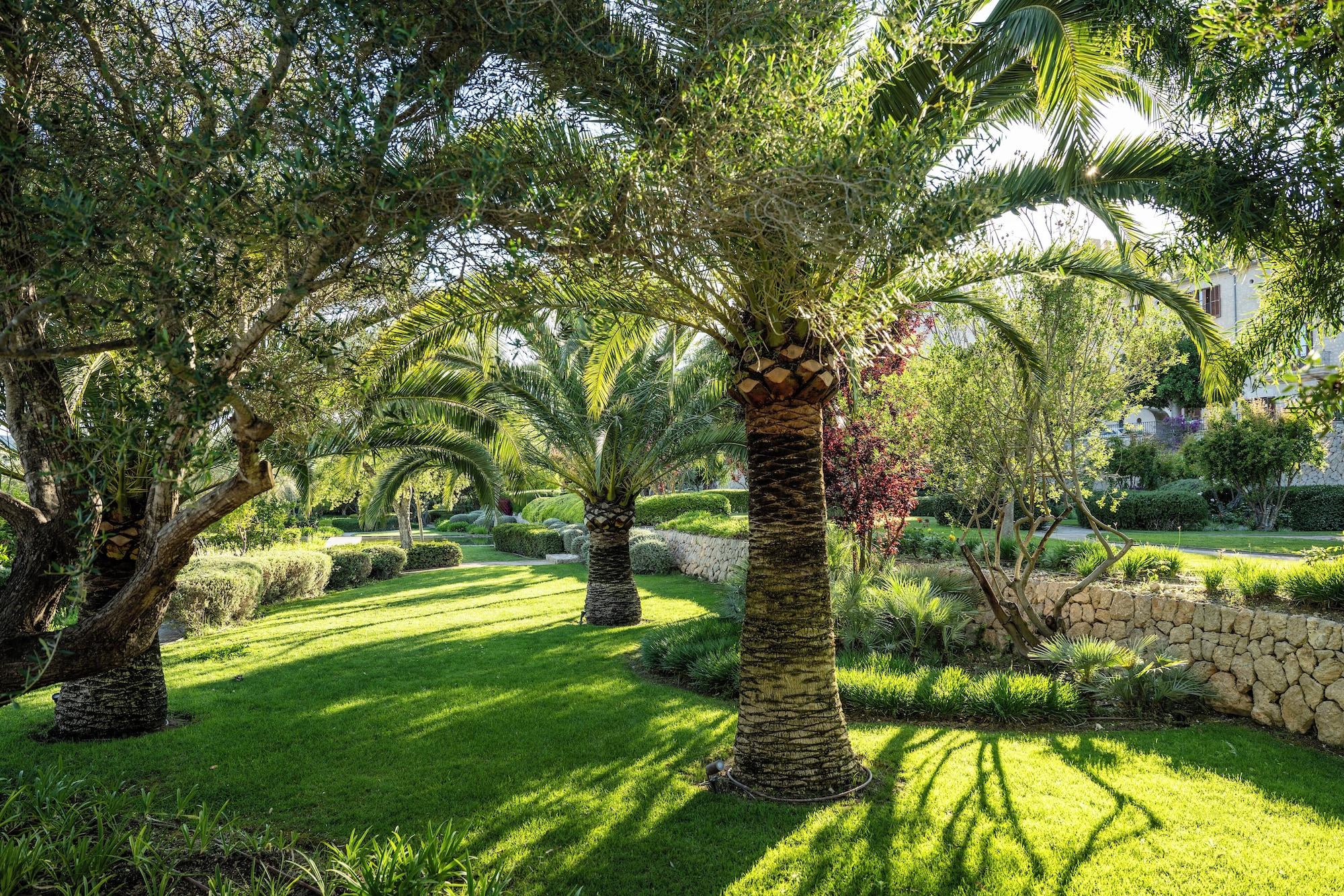Vista Exterior Castell Son Claret - The Leading Hotels of the World