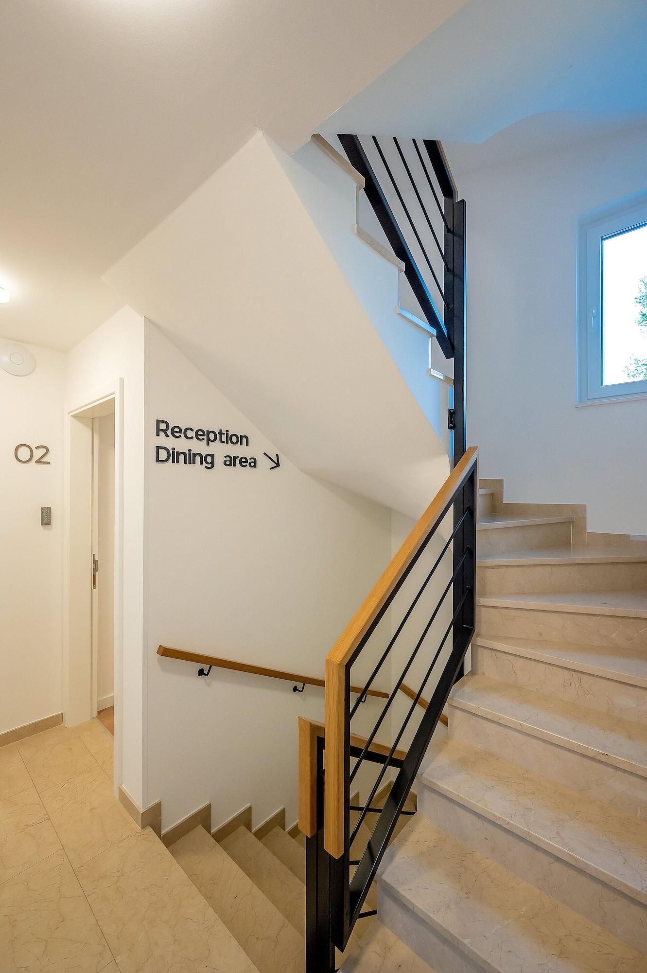 Vista Lobby Seven Seas Residence