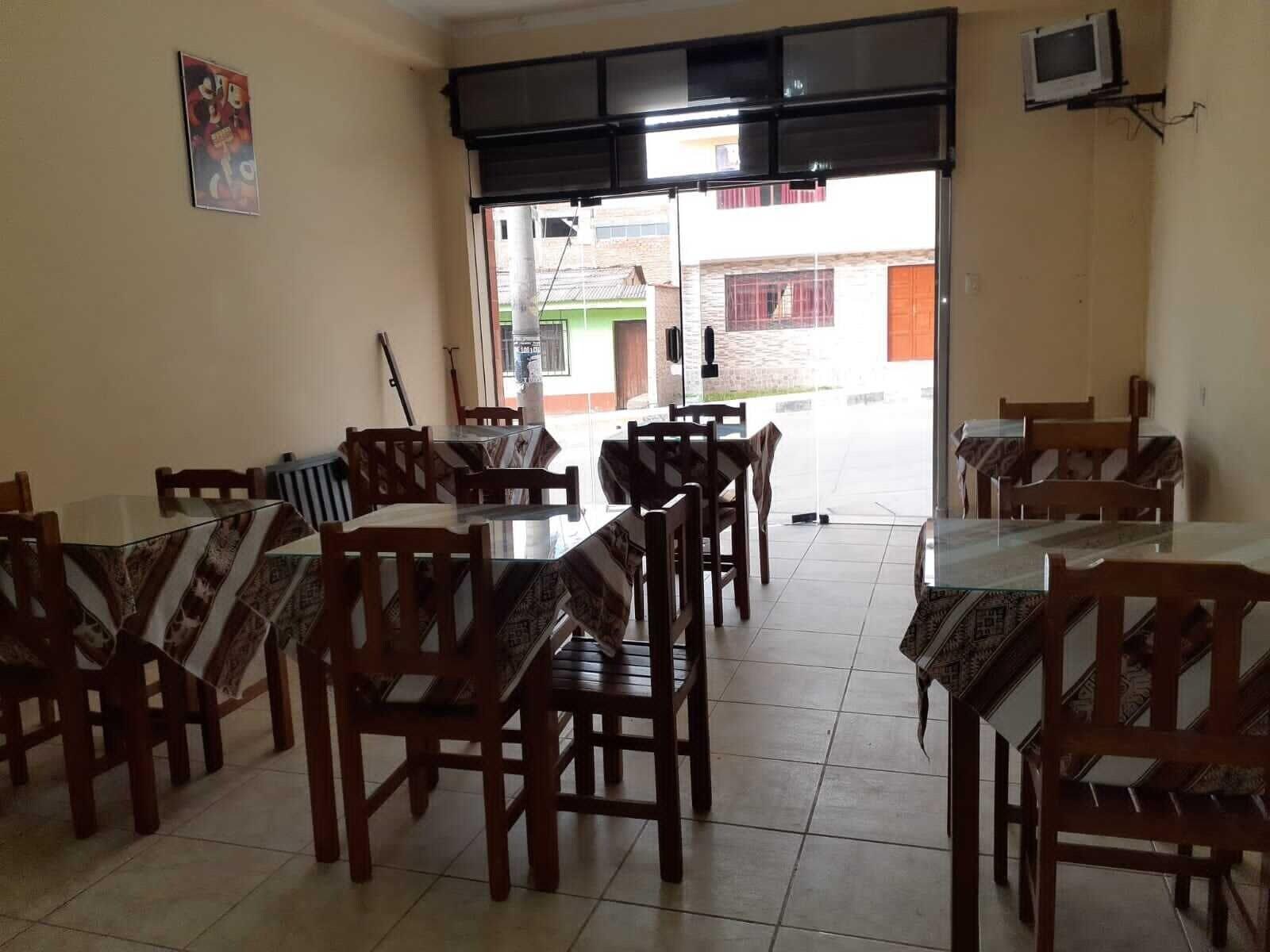 Restaurant Lhotse Hostel B&B Huaraz