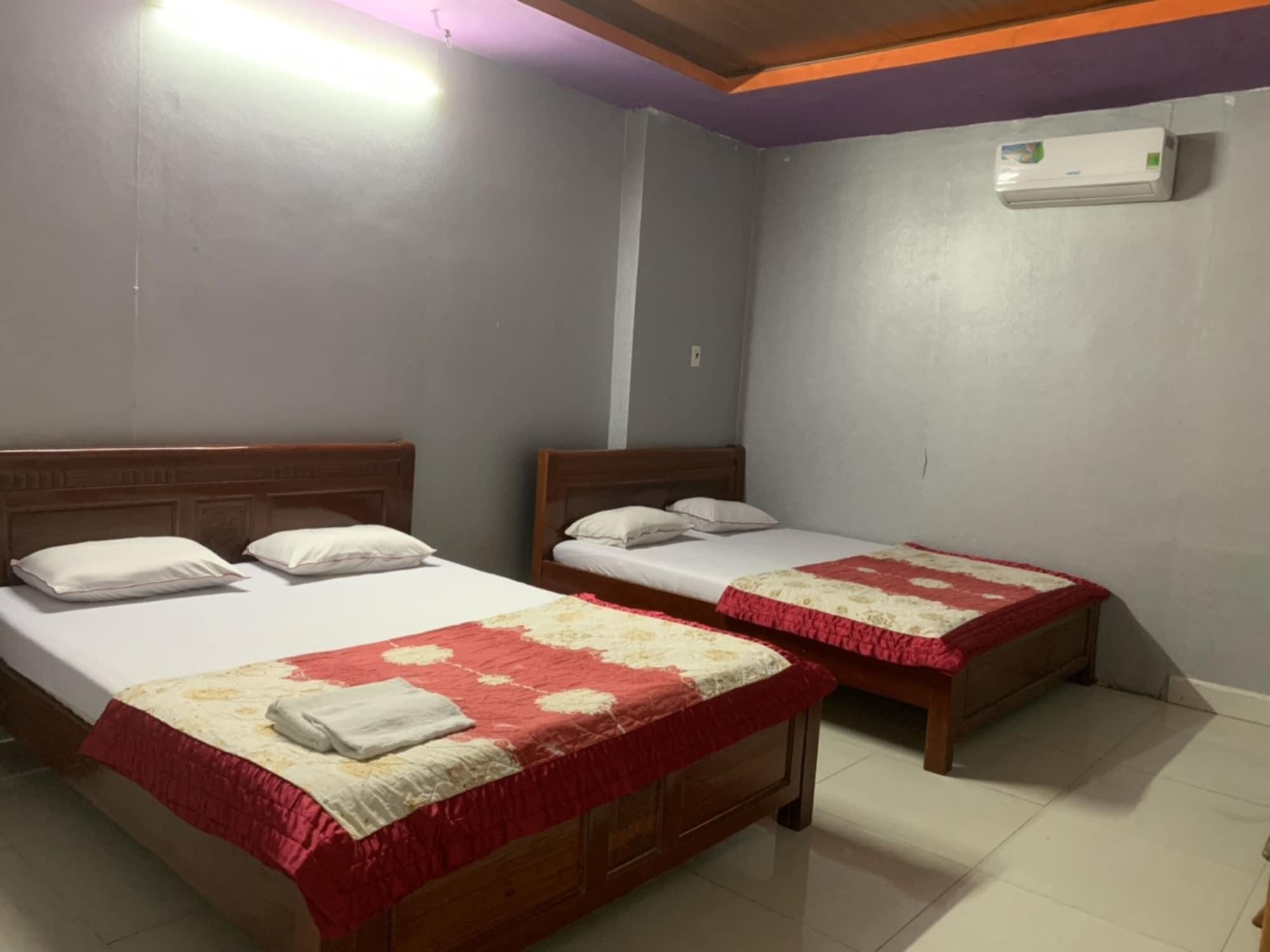 Varios Gia Bao Hotel
