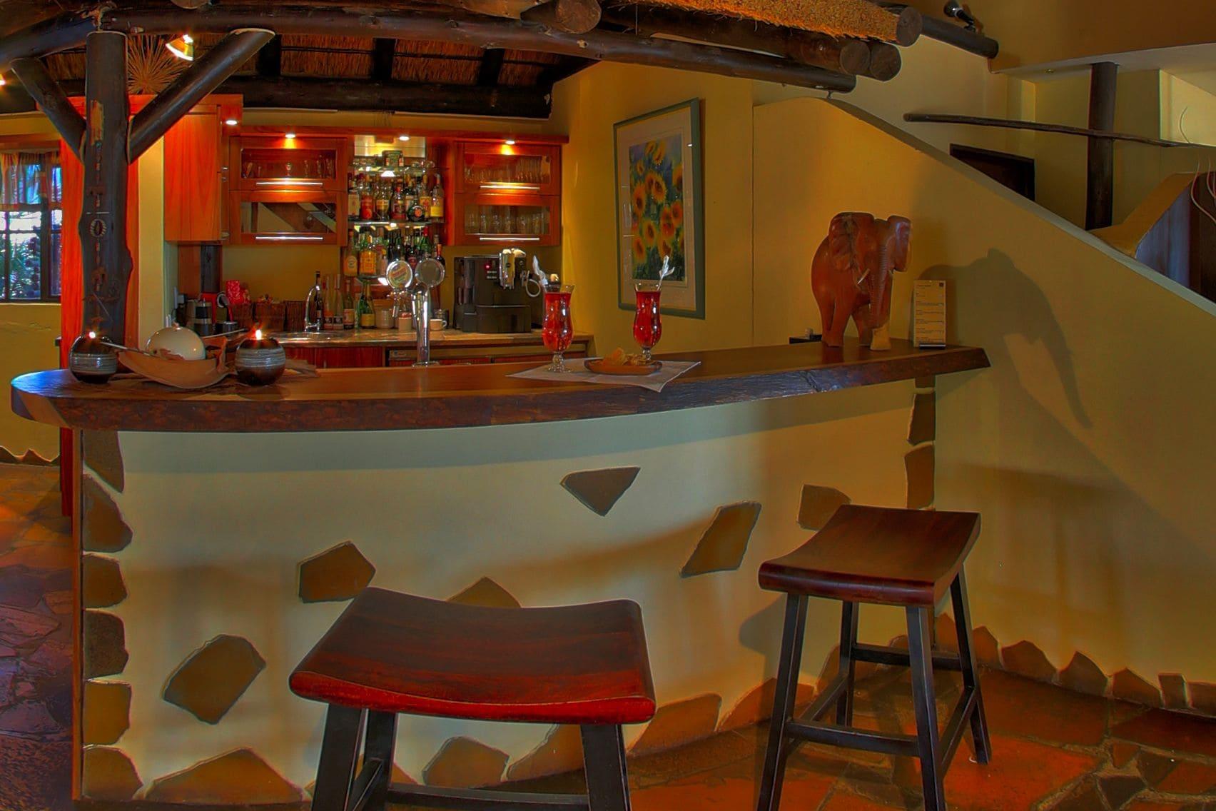 Bar/Salón Immanuel Wilderness Lodge