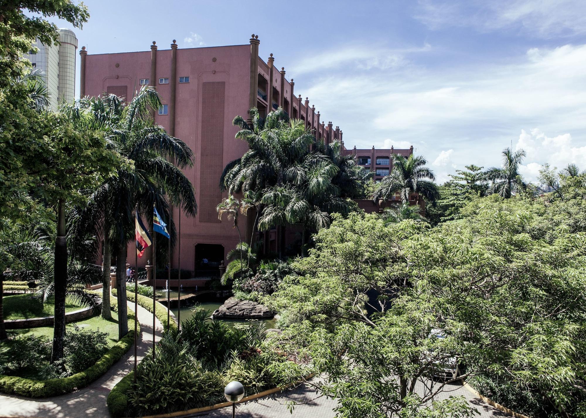 Vista Exterior Kampala Serena Hotel