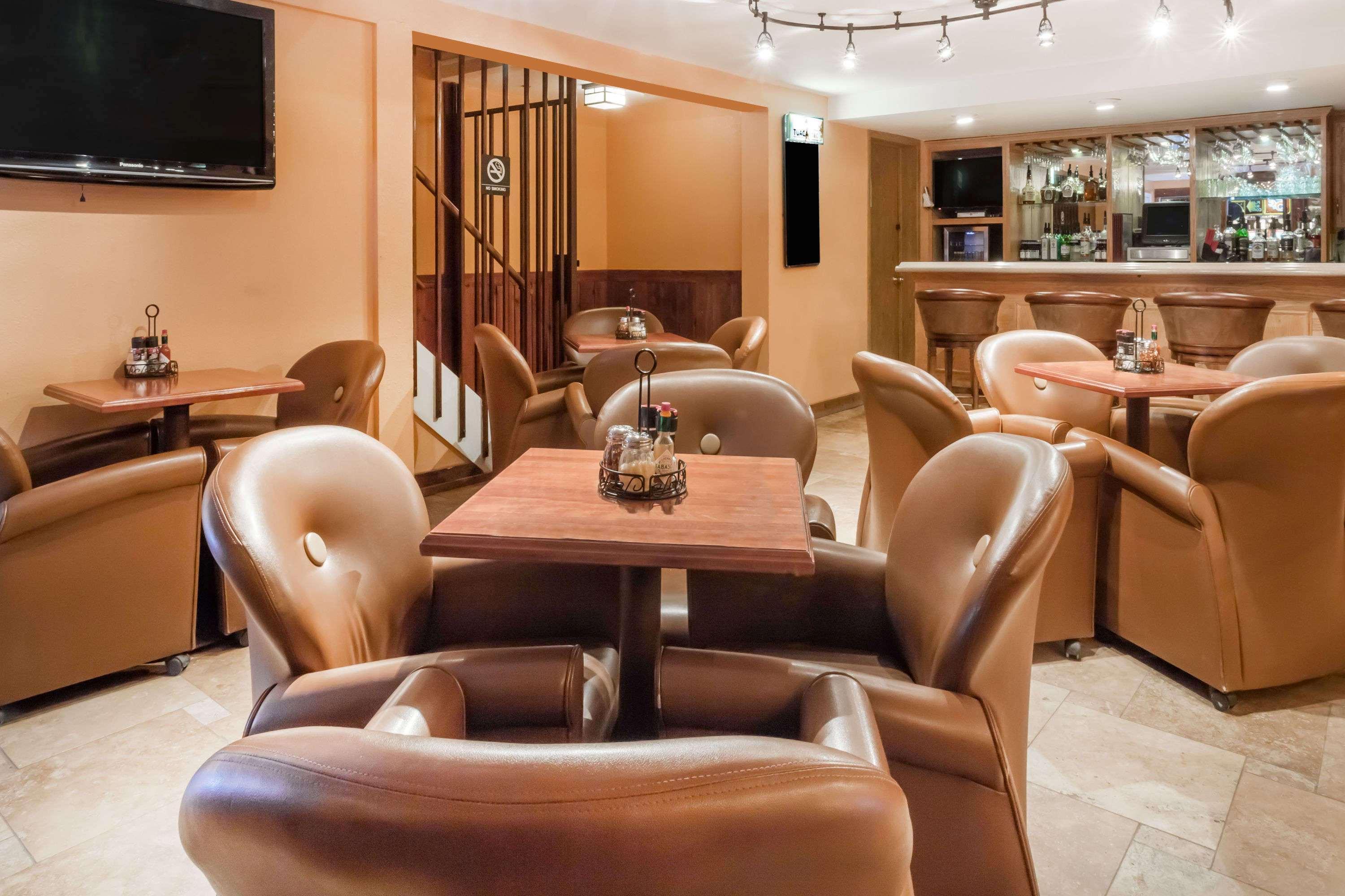 Vista Lobby Copper Queen Hotel and Casino