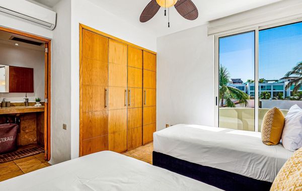 Charming Condo With Ocean-view, Pool & Balcony - Hoteles de lujo en Nuevo Vallarta, Nayarit