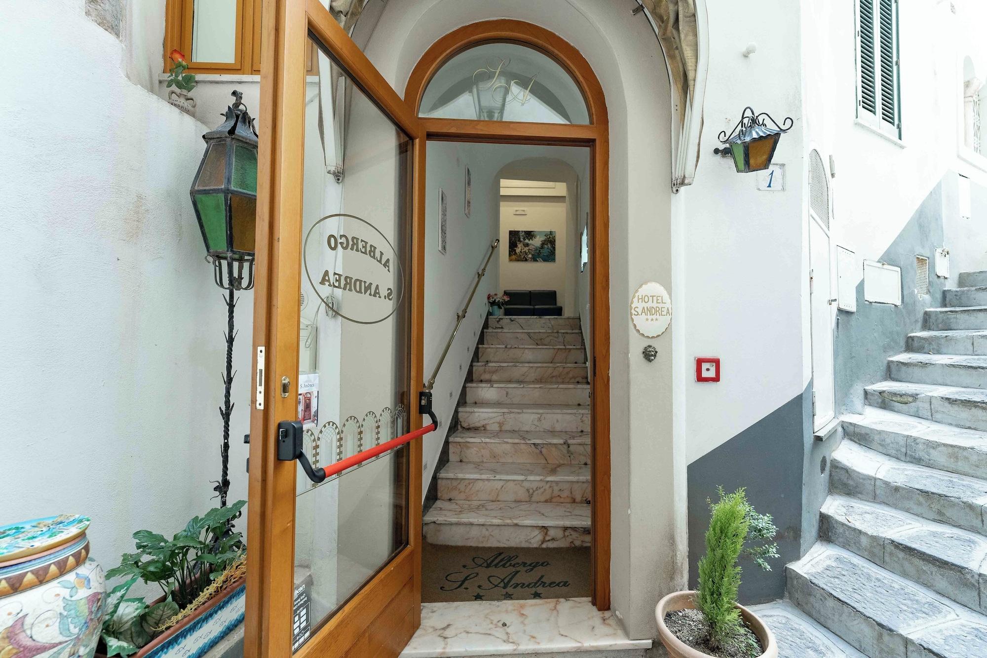 Vista da fachada Albergo Sant'Andrea