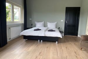 Alquiler Vacacional - Sunset Lodge met Jacuzzi en Weids Uitzicht Over de Bollenvelden. Veel Privacy