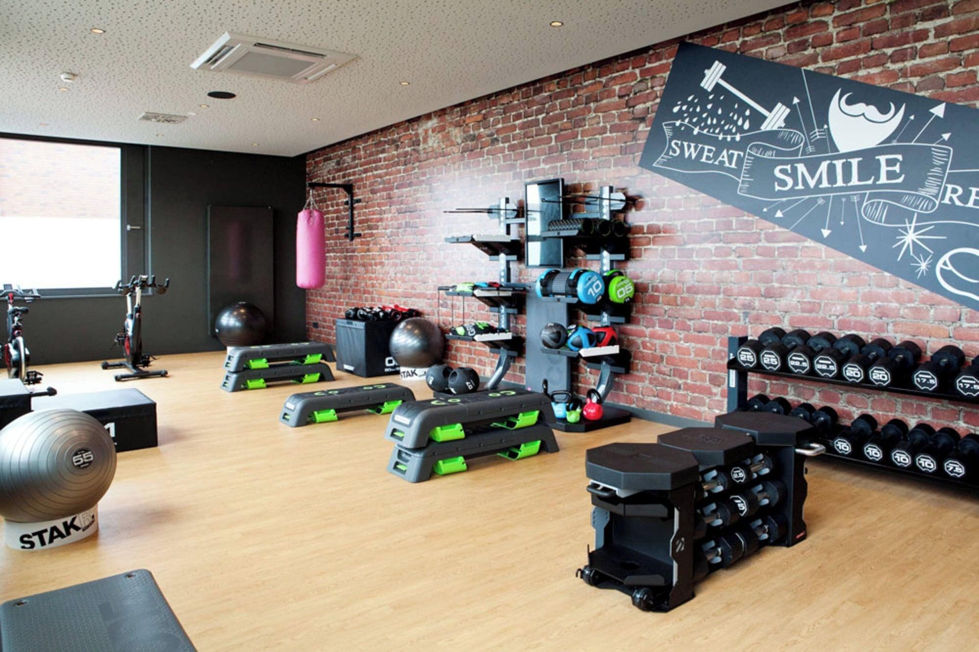 Gimnasio MOXY Rust
