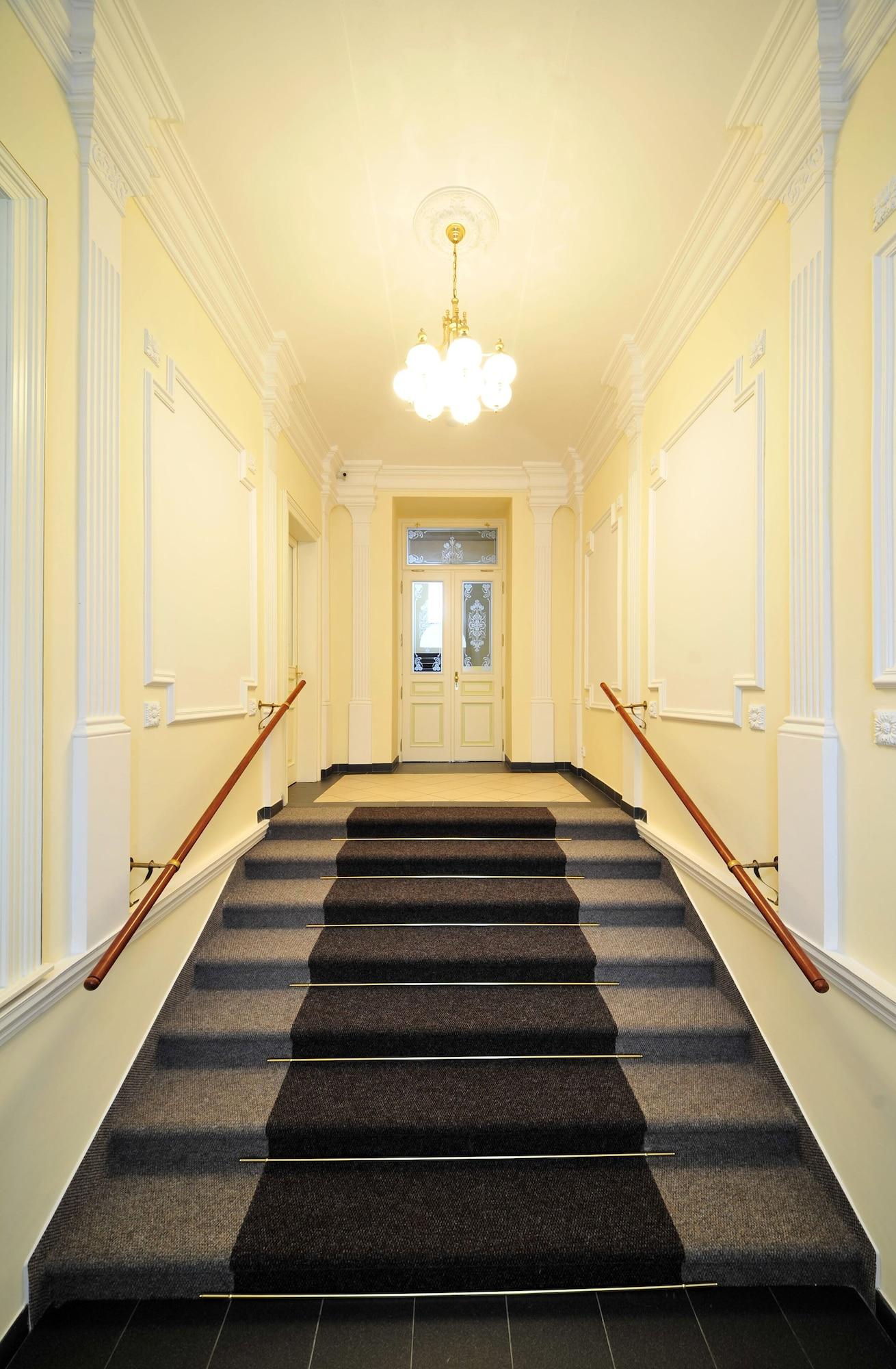 Vista Exterior Alqush Downtown Hotel