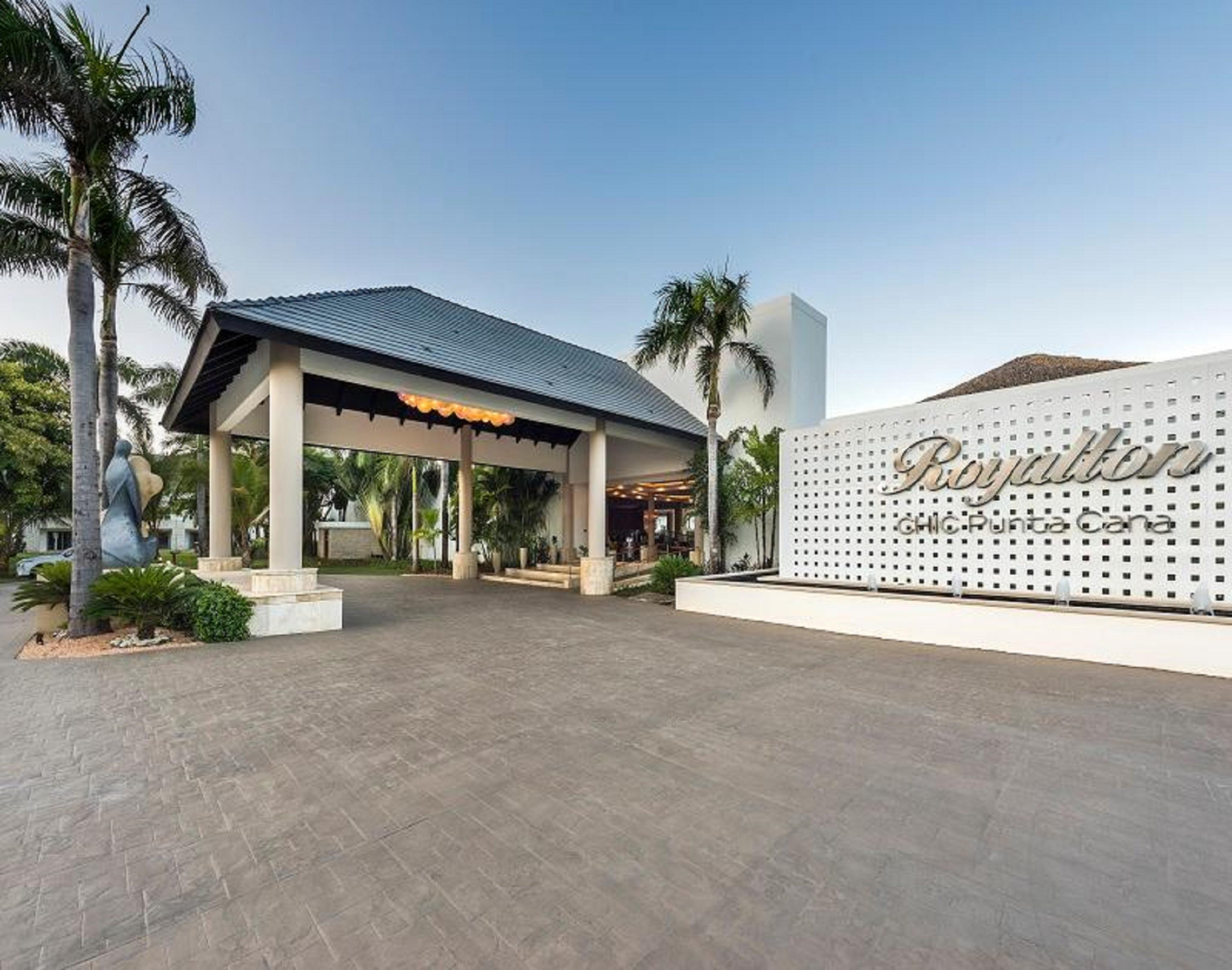 Vista Exterior Royalton CHIC Punta Cana, An Autograph Collection All-Inclusive Resort & Casino – Adults Only