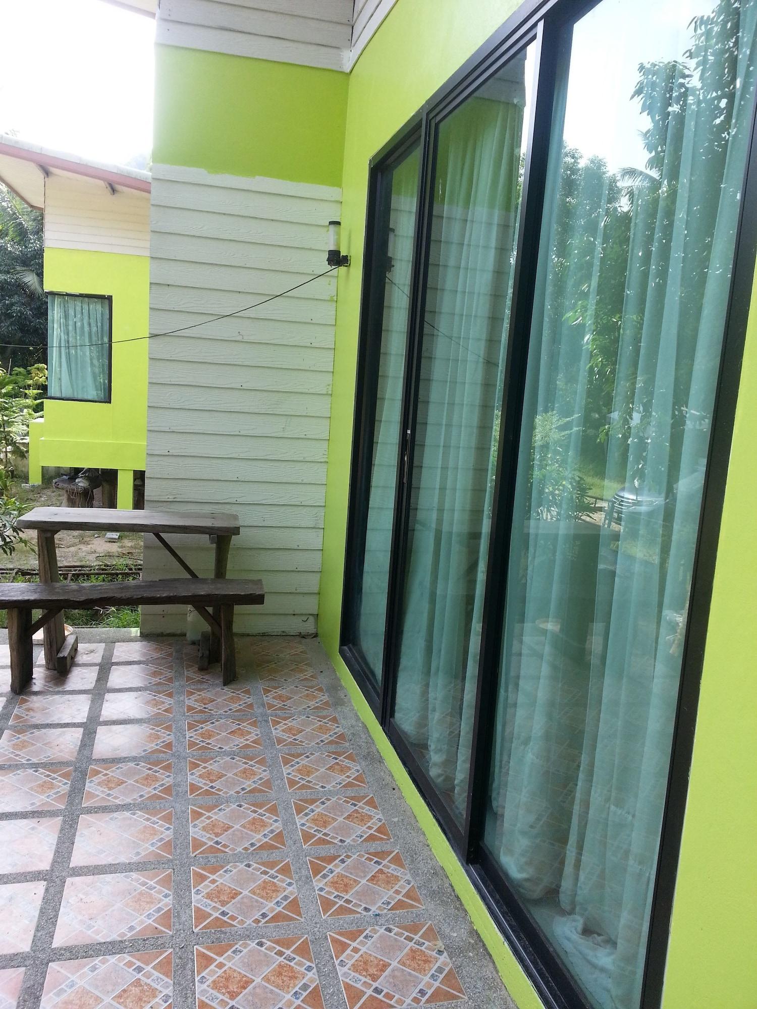Restaurant The Tree Madauwan