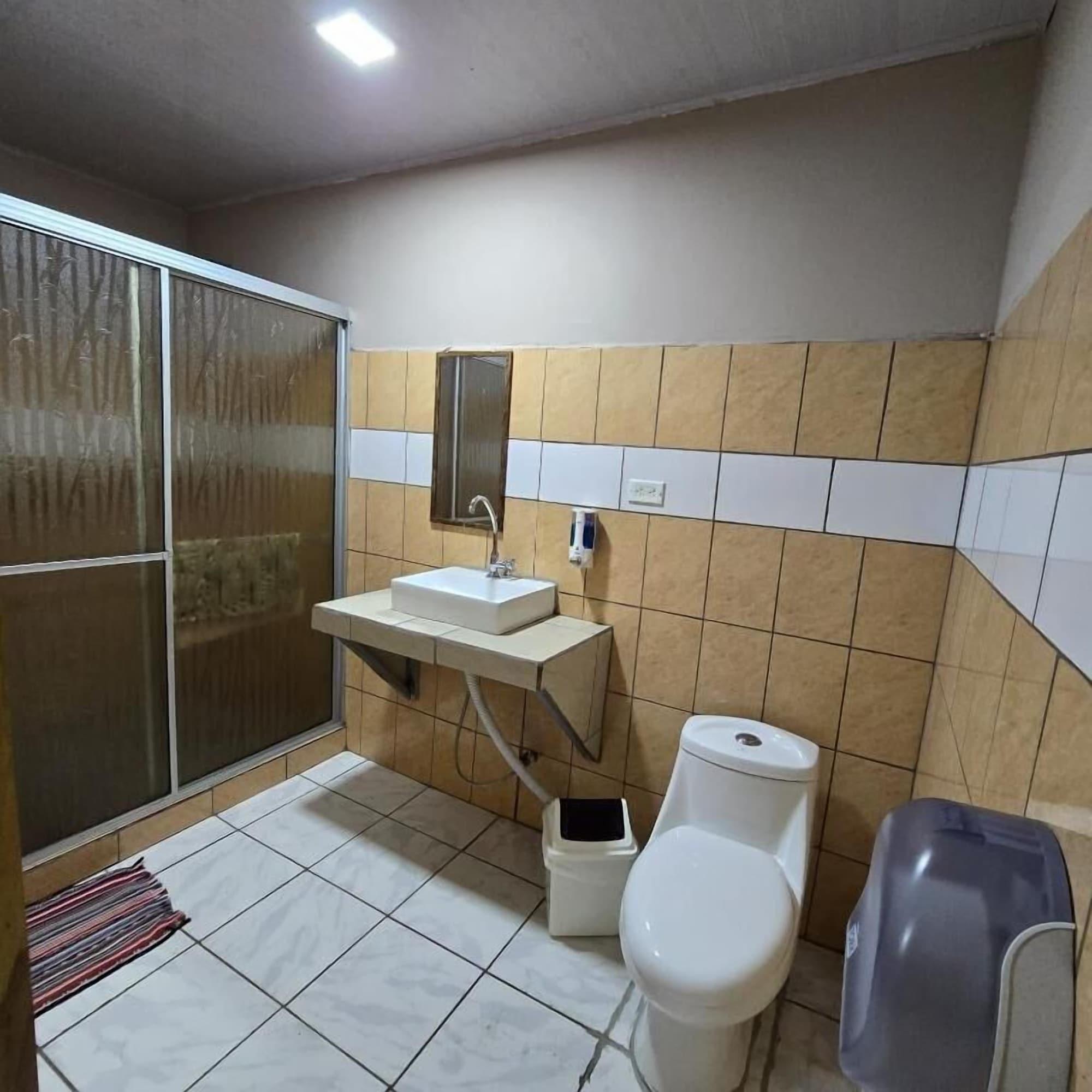 Equipamiento de Habitación Hotel La Cascada - Hostel