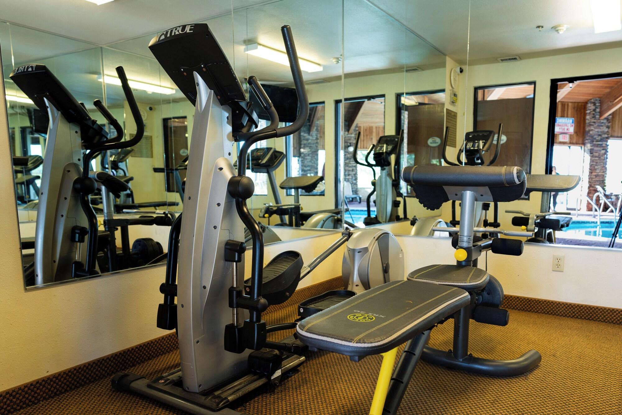 Gimnasio Pinedale Hotel & Suites