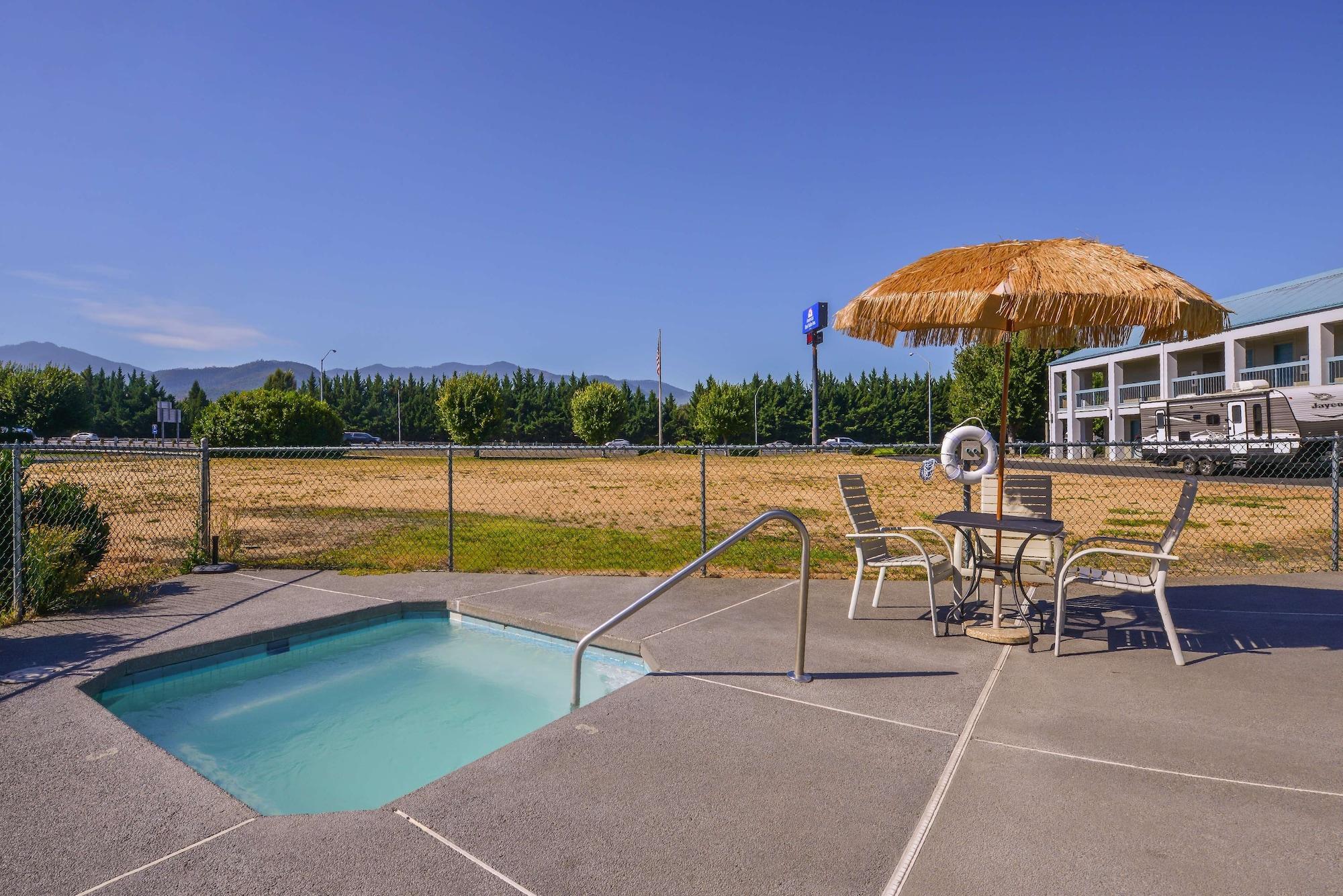 Spa Americas Best Value Inn Phoenix Medford