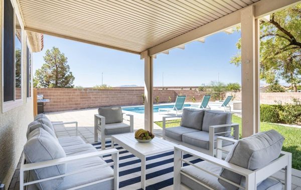 Luxury 5BR\4BA House with Pool & Spa close to Vegas Strip - Hoteles con parque acuático en Las Vegas, Nevada