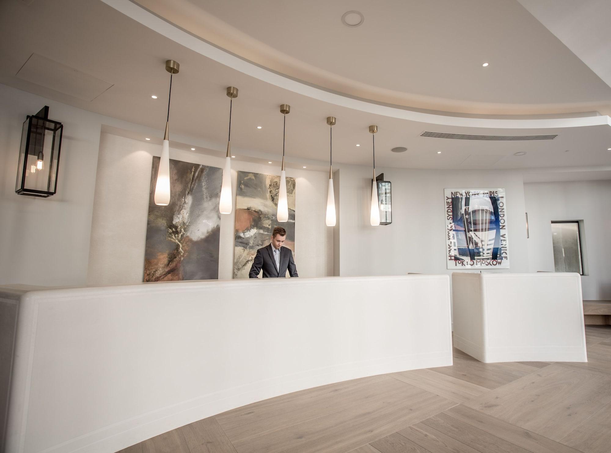 Vista Lobby Harbour Hotel Southampton