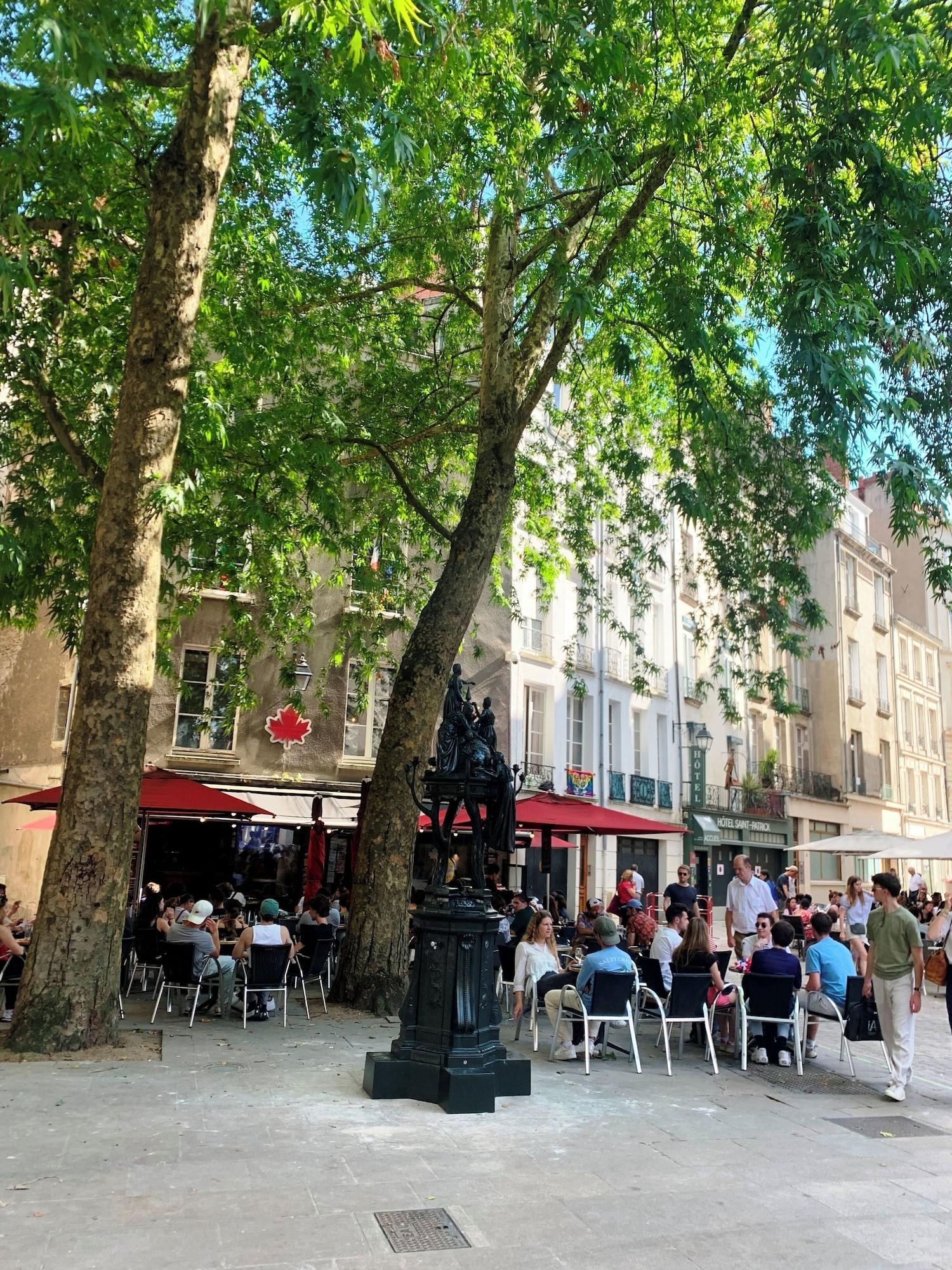 Varios Hôtel Saint Patrick Cœur de NANTES