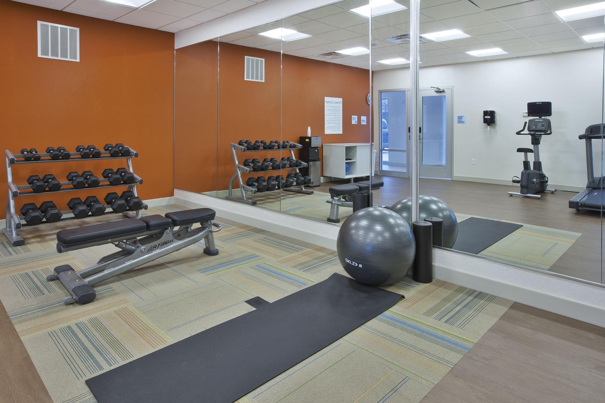 Gimnasio Holiday Inn Express Auburn Hills South by IHG