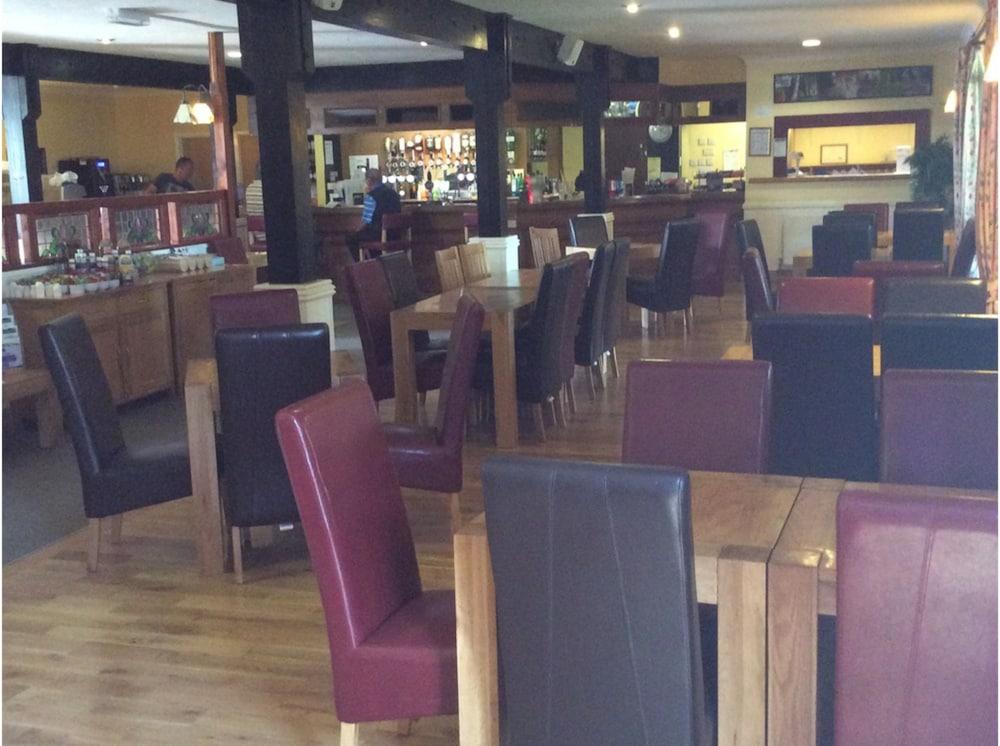 Bar/Salón Lakeside Lodge Golf and Country Club