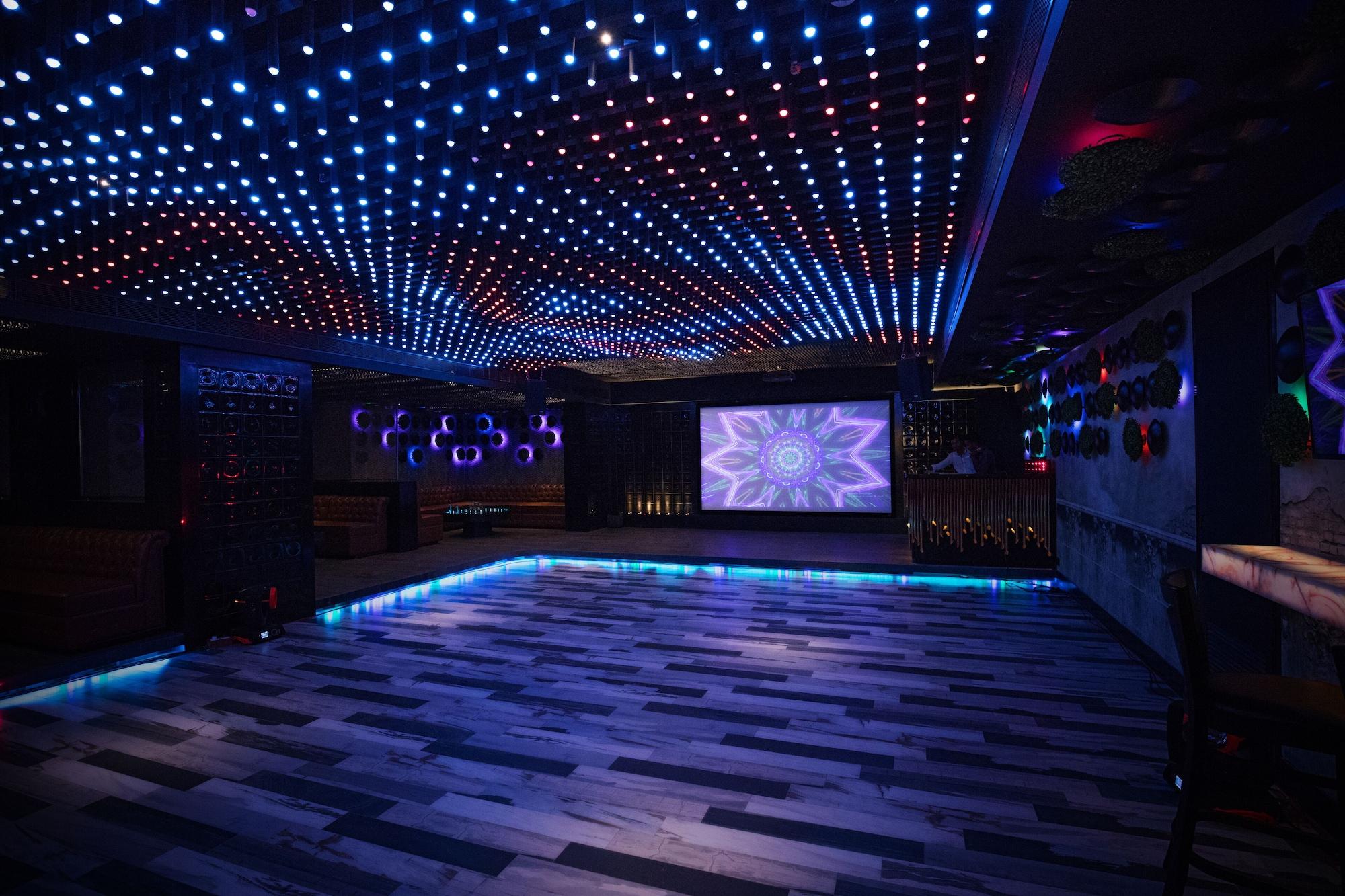 Bar/Salón Seven Eleven Club