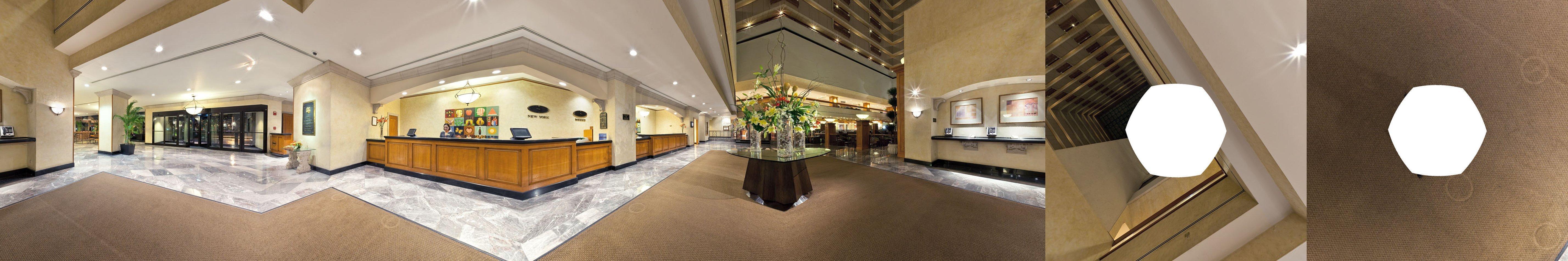 Vista Lobby Crowne Plaza Monterrey by IHG