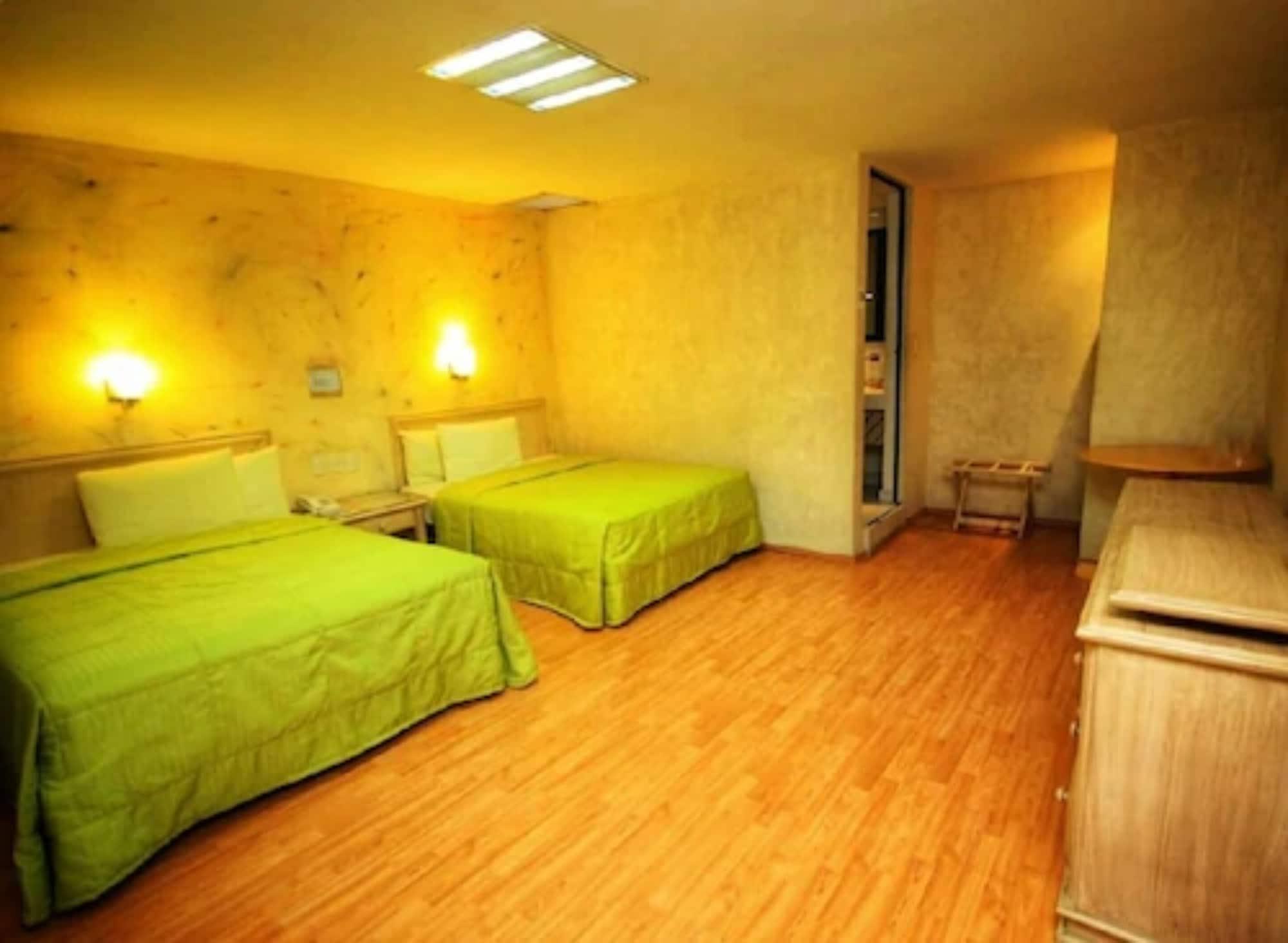 Varios Enterprise Inn Plaza
