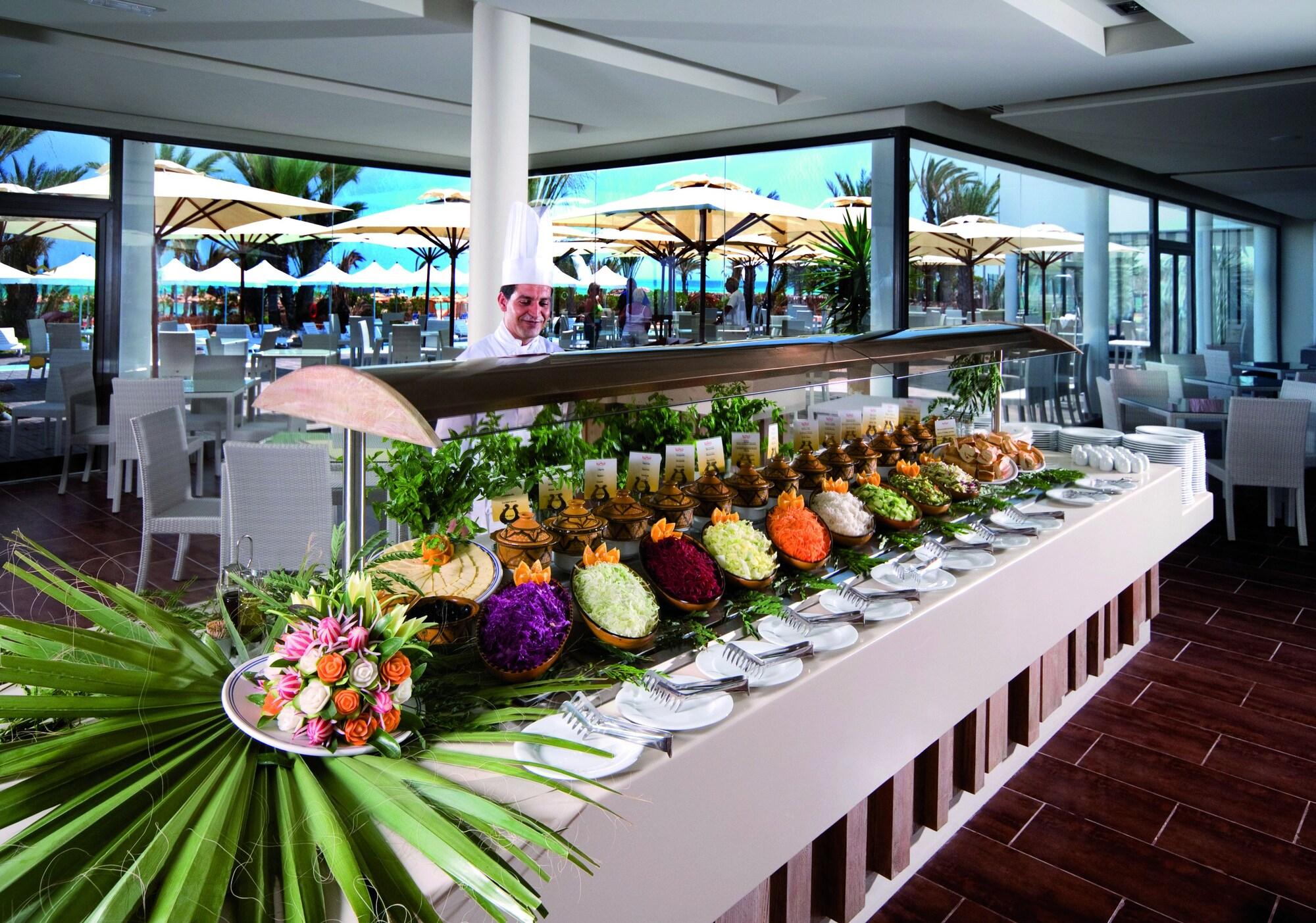 Restaurant Club Palm Azur - Families and Couples